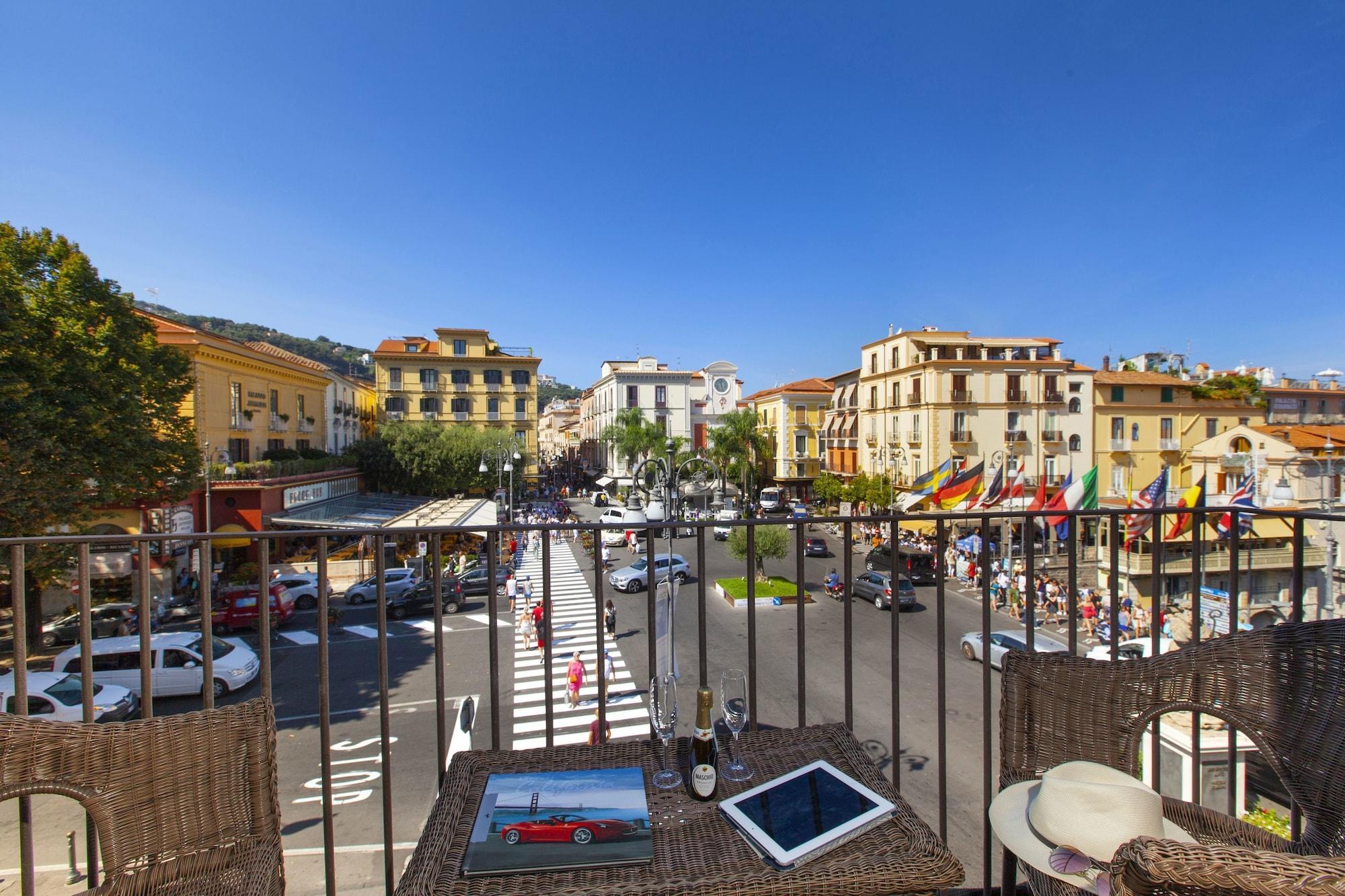 Varios Piazza Tasso B&B Relais