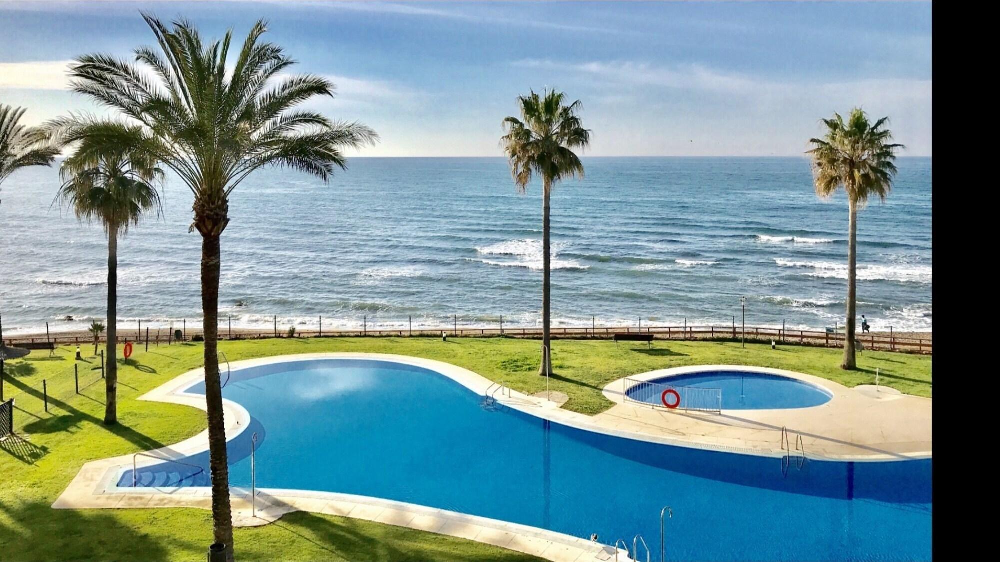 Vista Piscina Mi Capricho A7 apartment with sea views
