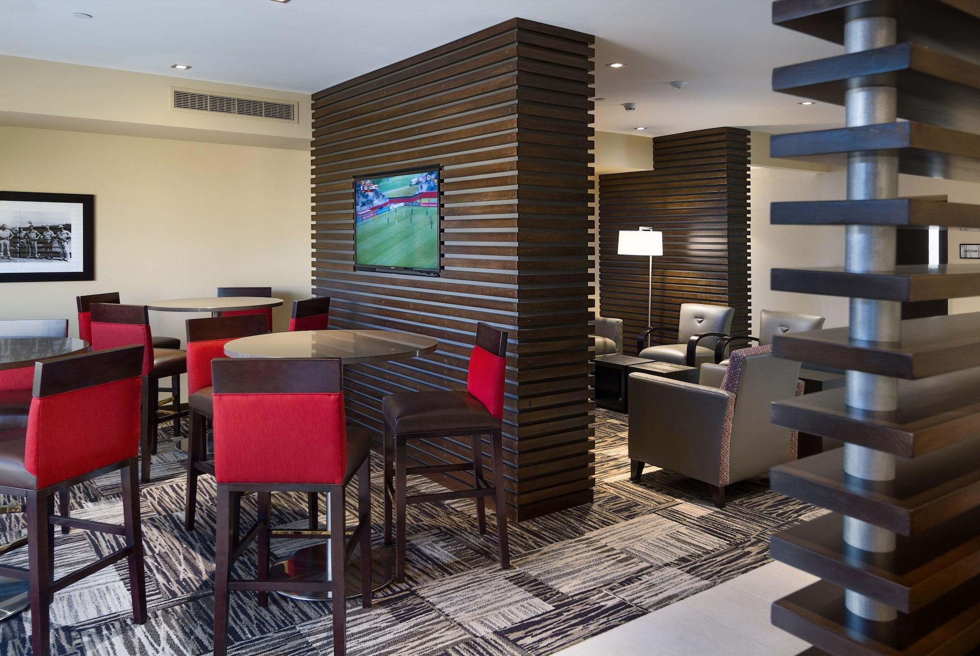 Vista Lobby AeroStay Hotel