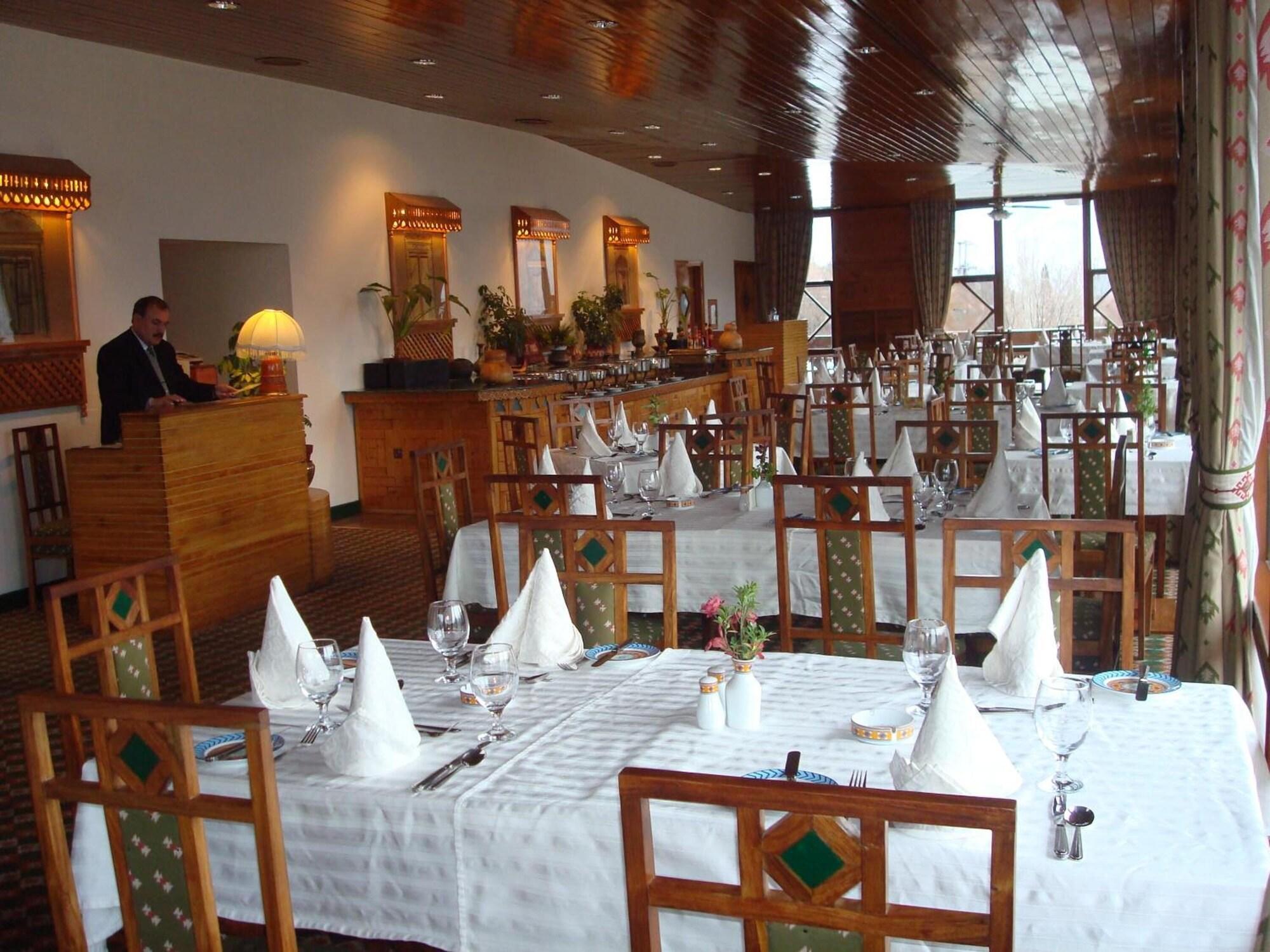 Restaurant Gilgit Serena Hotel