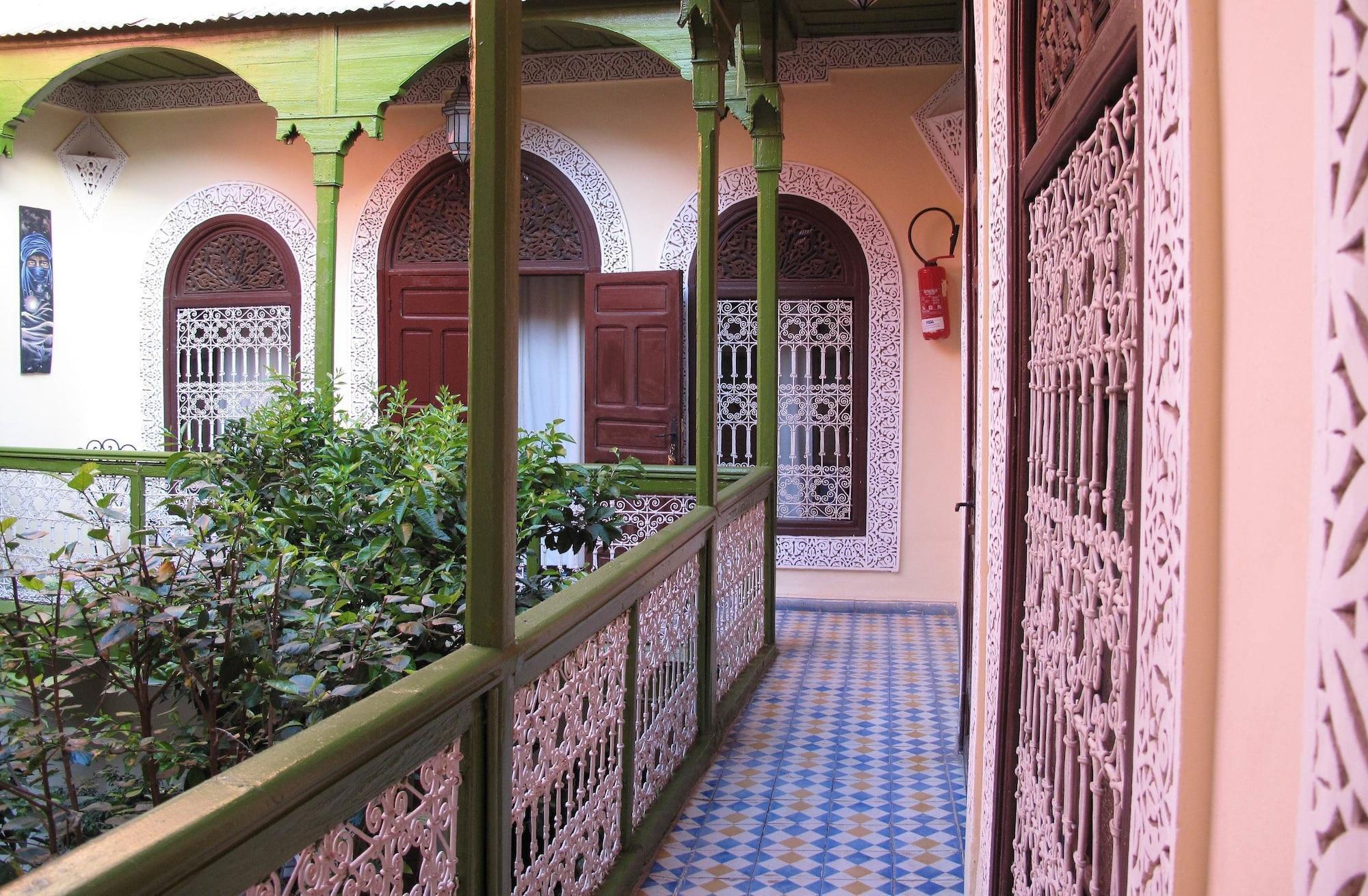 Vista Exterior Riad Dar Tamlil