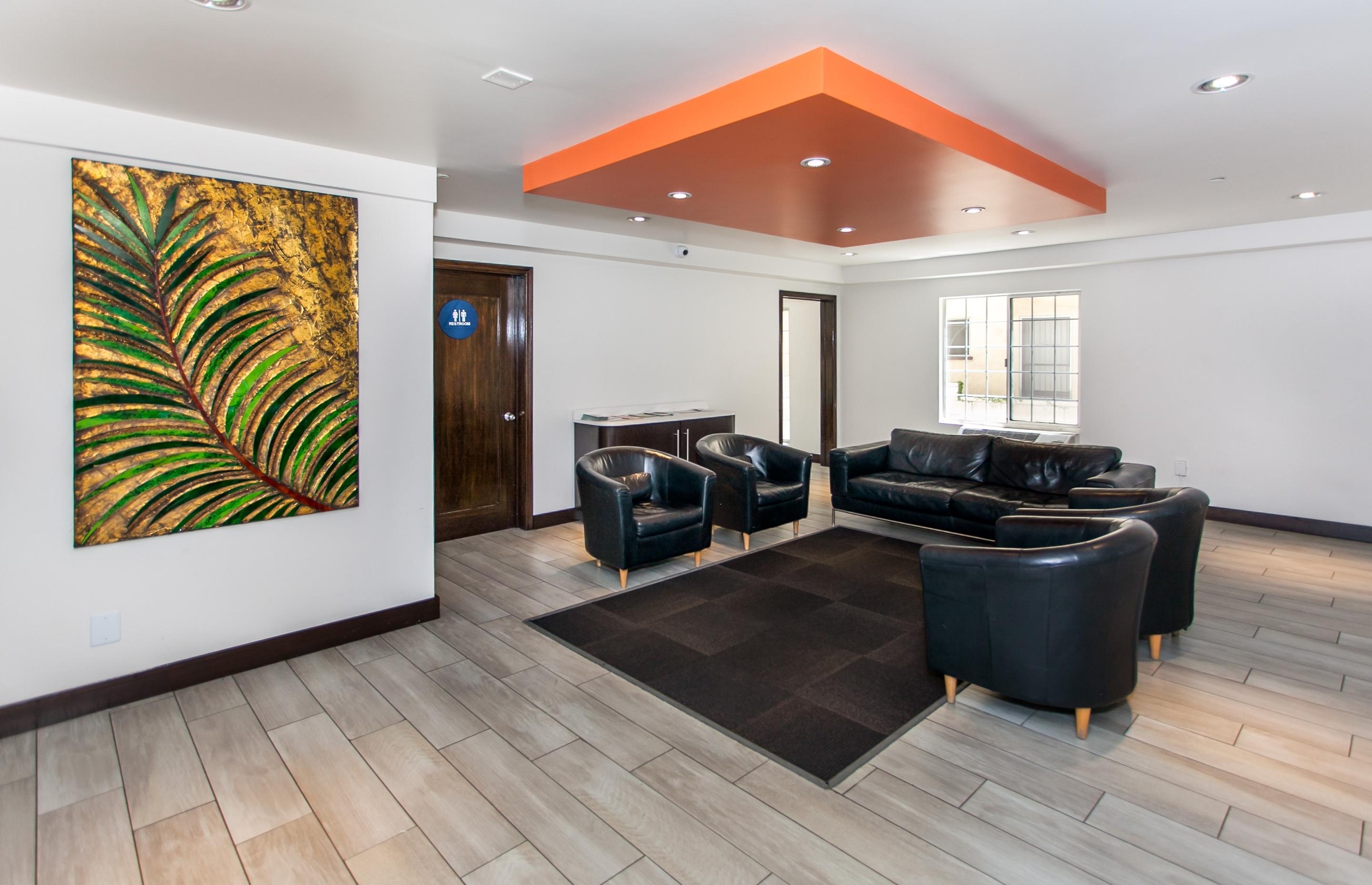 Vista Lobby Motel 6 Hollywood