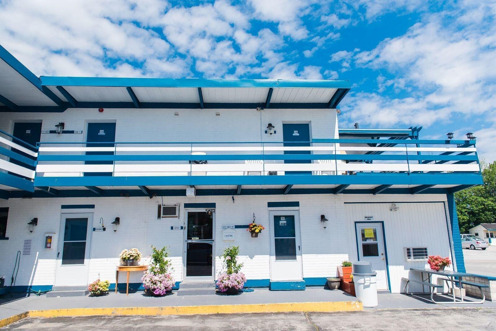 Vista Exterior Niagara Parkway Court Motel