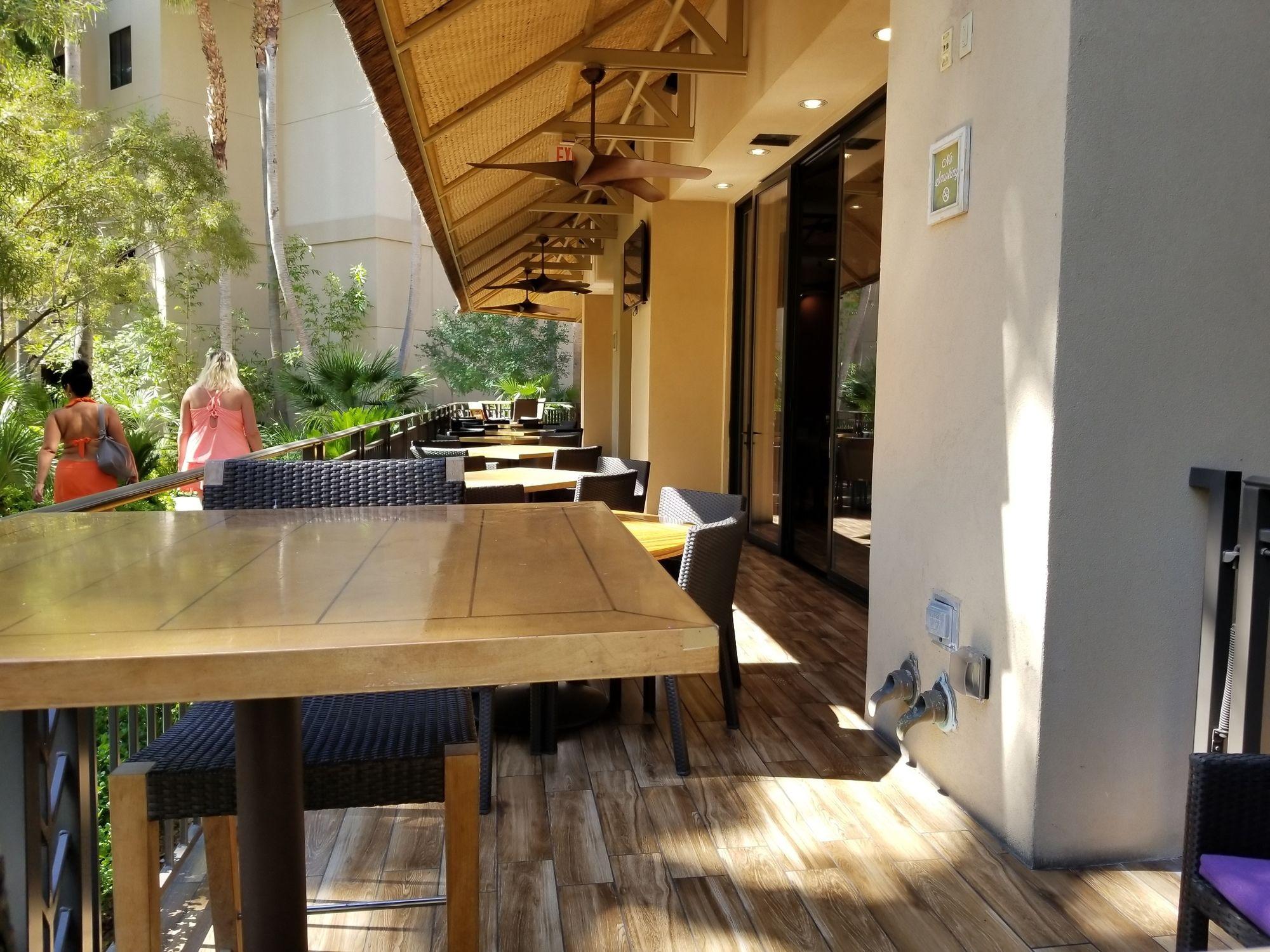 Restaurant Suites at the Tahiti Village