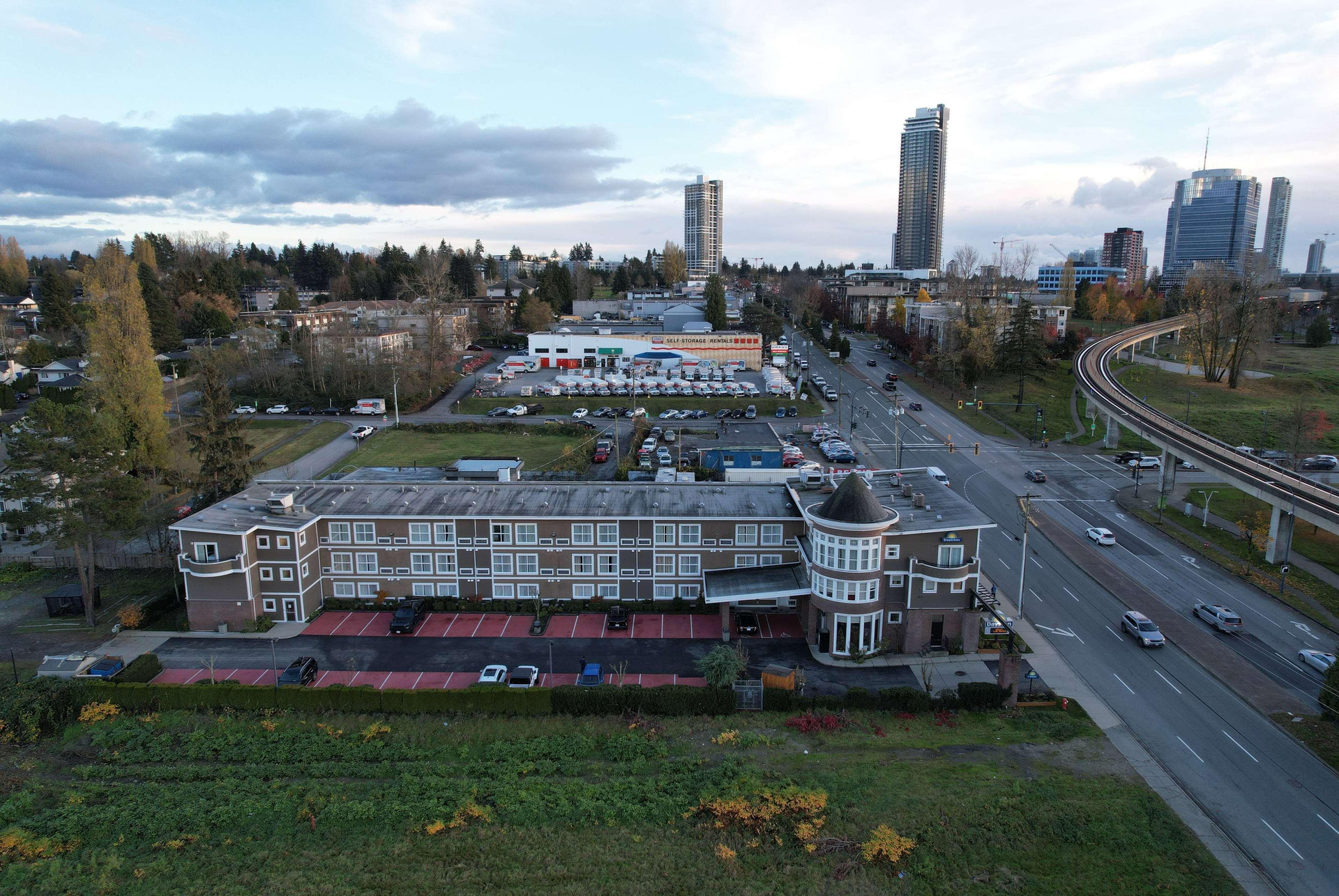 Vista Exterior Days Inn by Wyndham Surrey