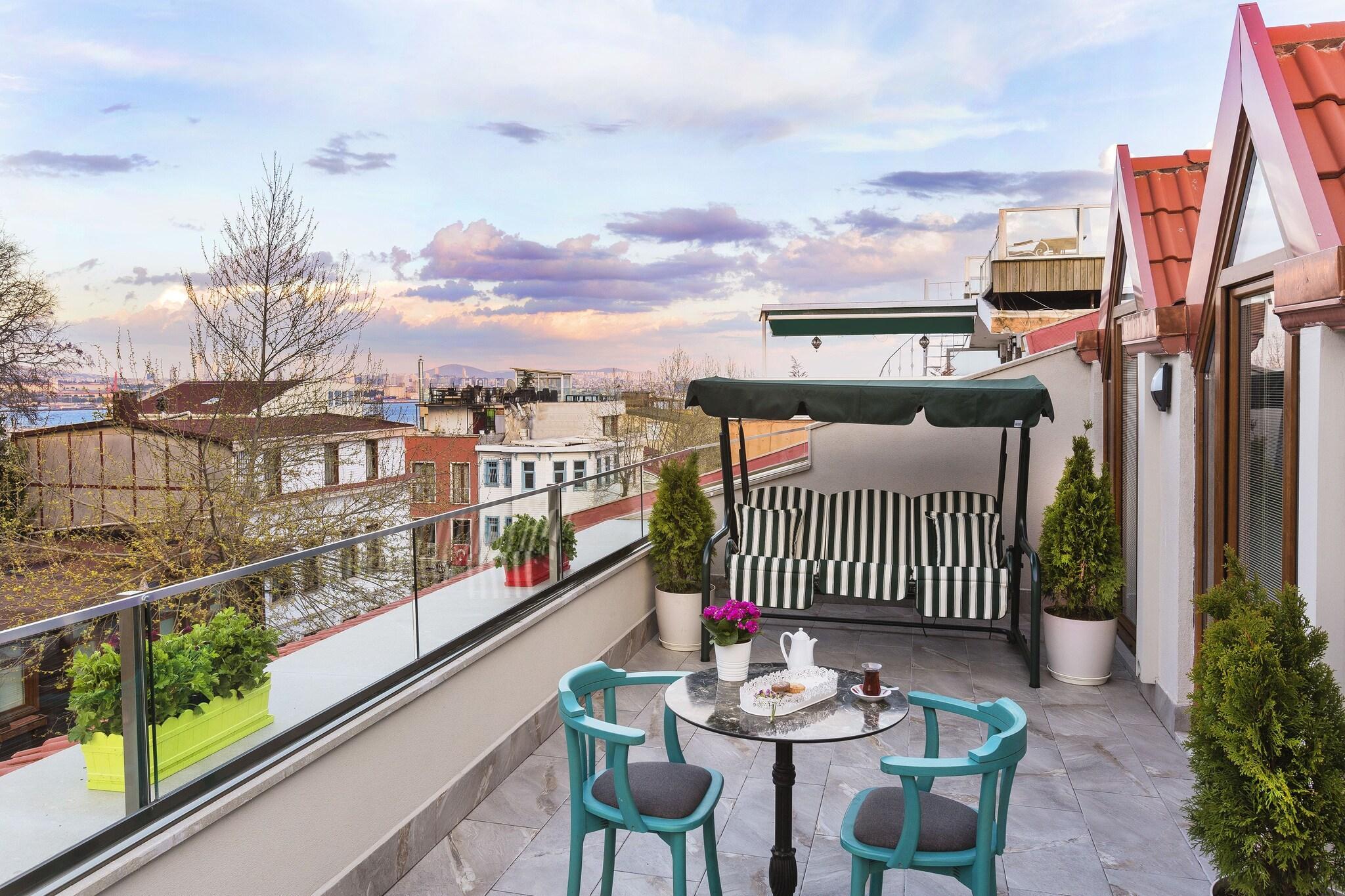 Varios Obelisk Hotel & Suites