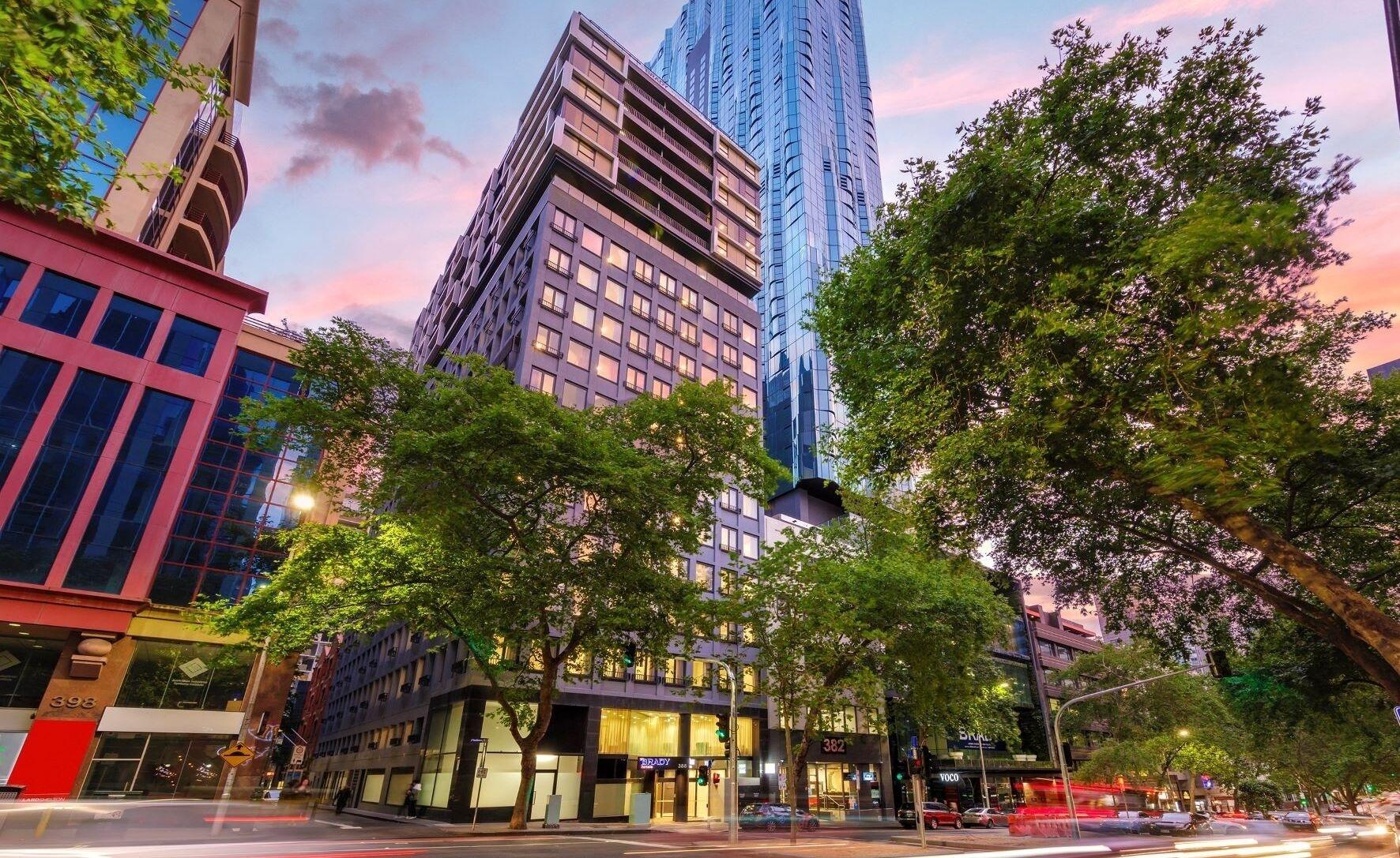 Vista Exterior Brady Apartment Hotel Hardware Lane
