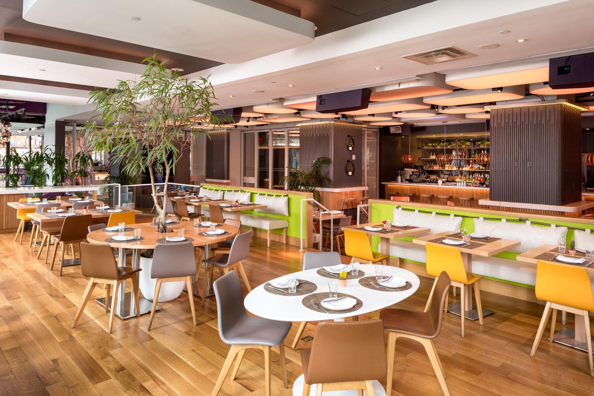 Bar/Salón YOTEL New York Times Square