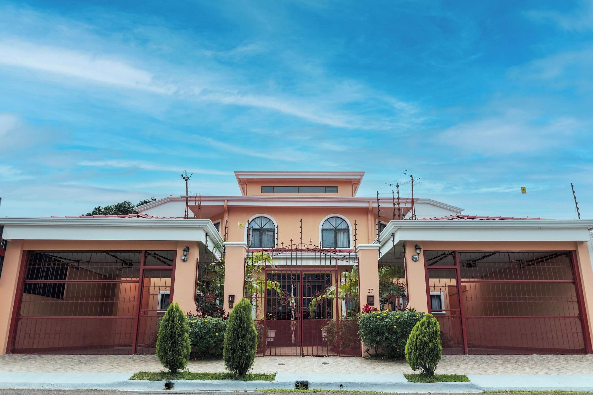 Vista Exterior Brisas del Aeropuerto