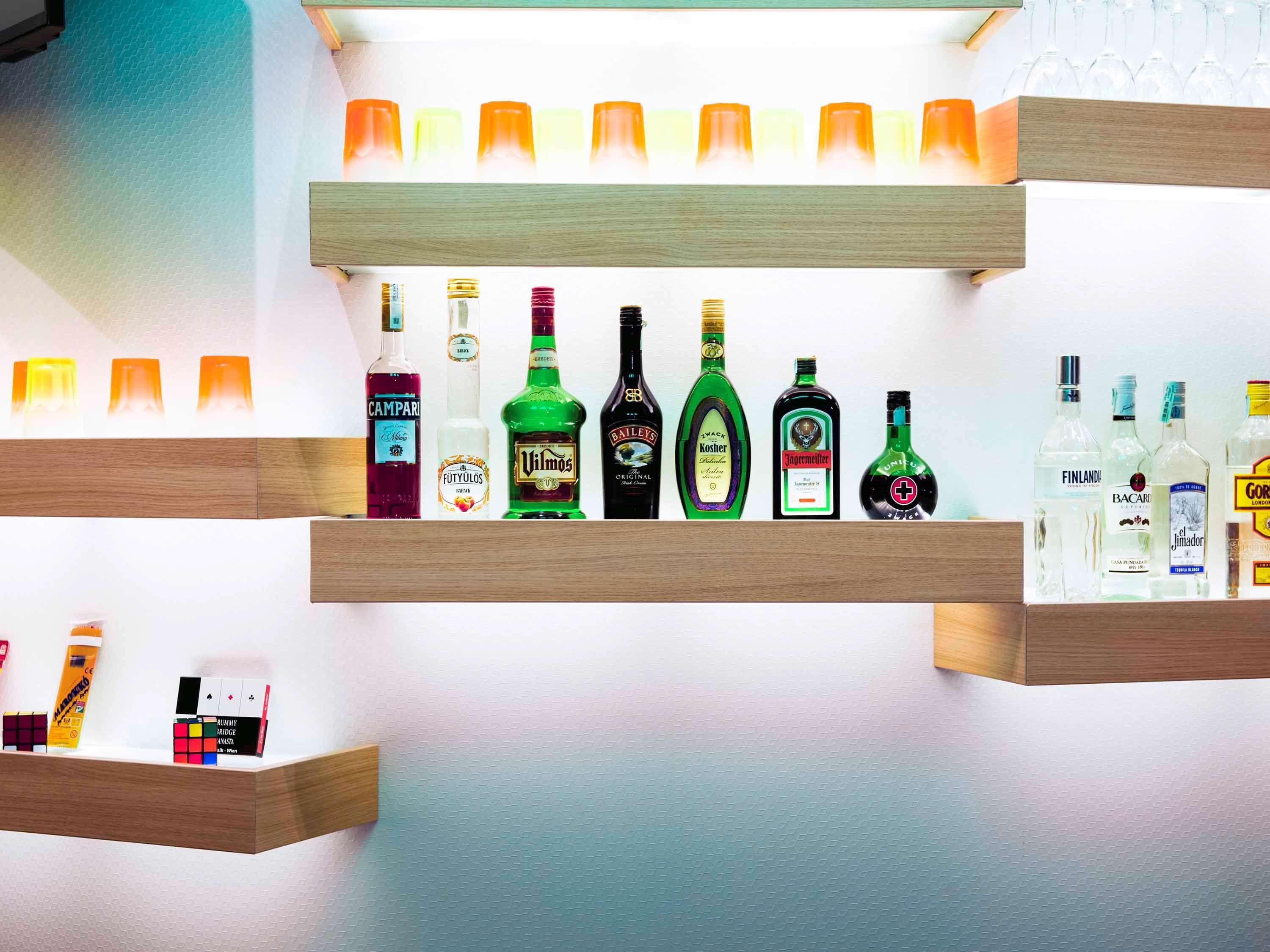 Bar/Salón Ibis Styles Budapest Center