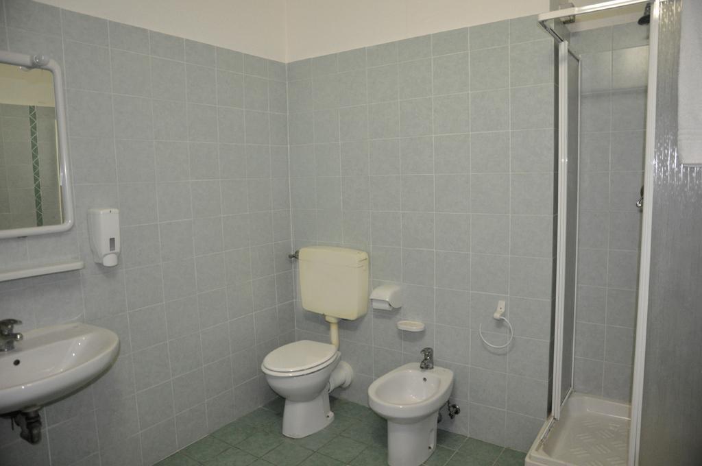 Baño Litus Roma Hostel