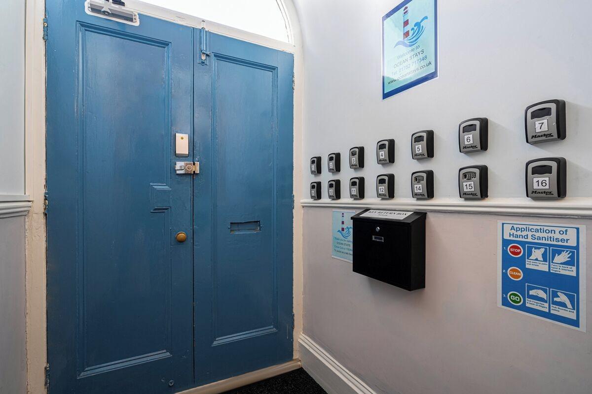 Vista Lobby Ocean Stays