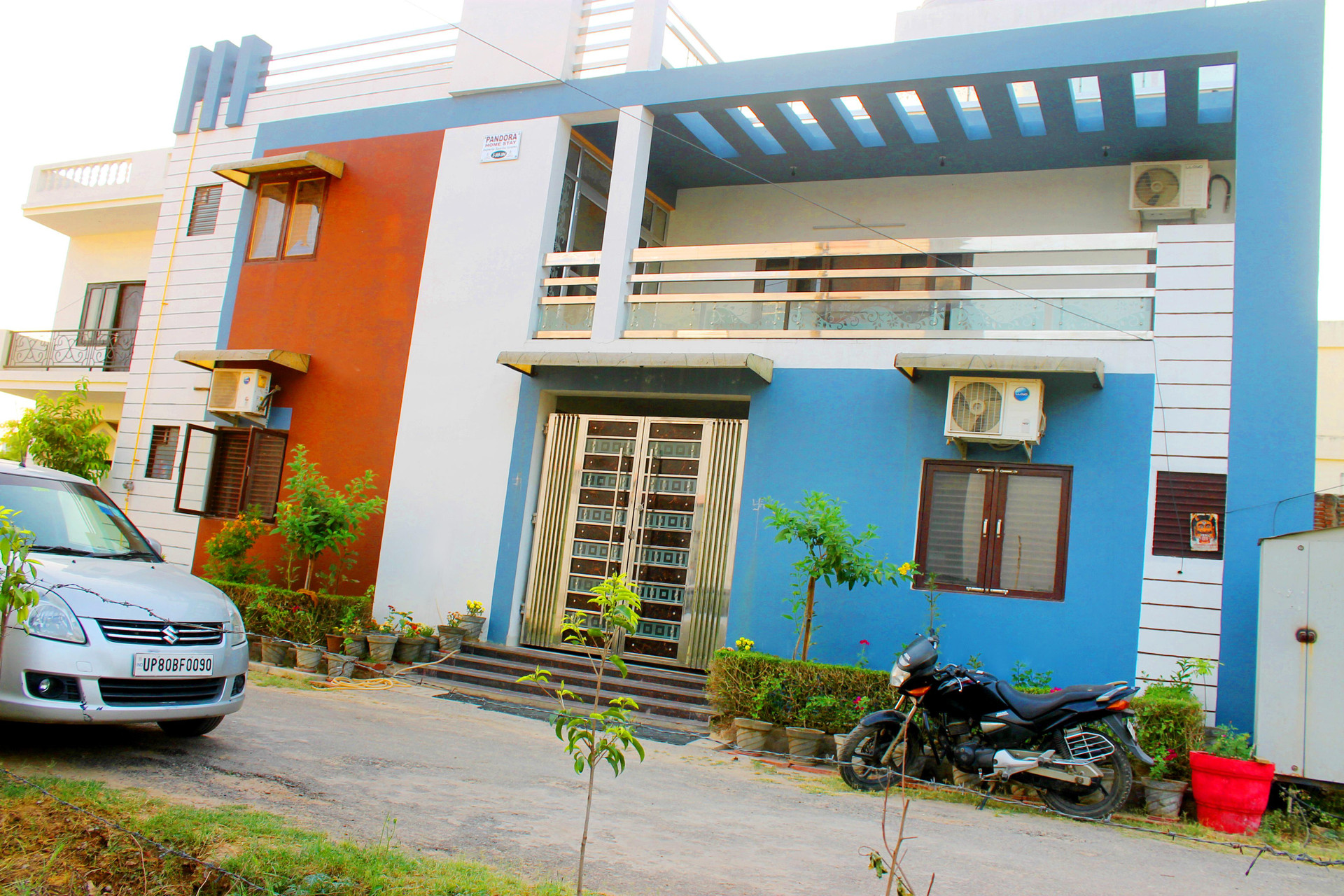 Vista Exterior Pandora Home Stay