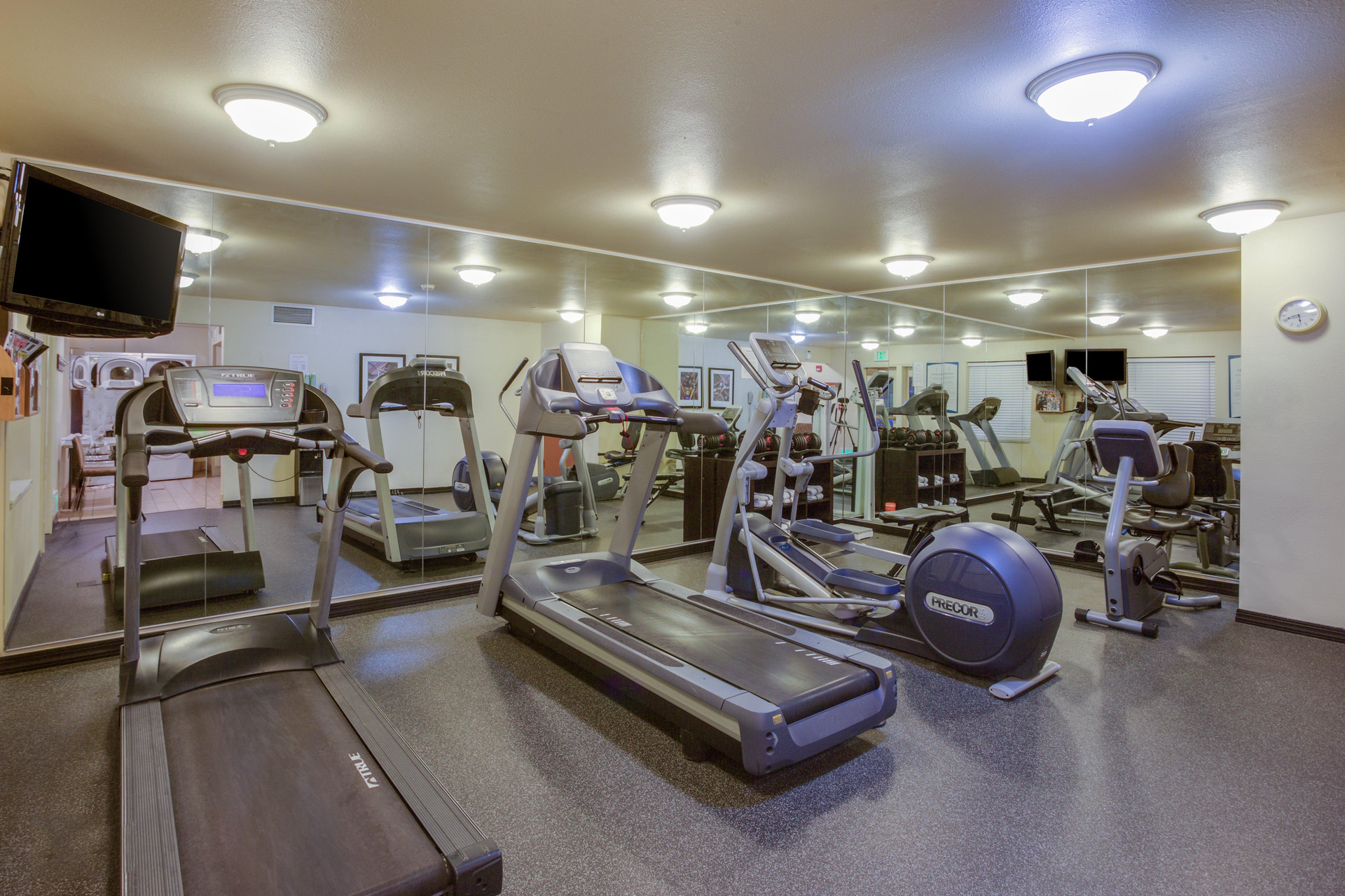 Gimnasio Staybridge Suites Corning by IHG