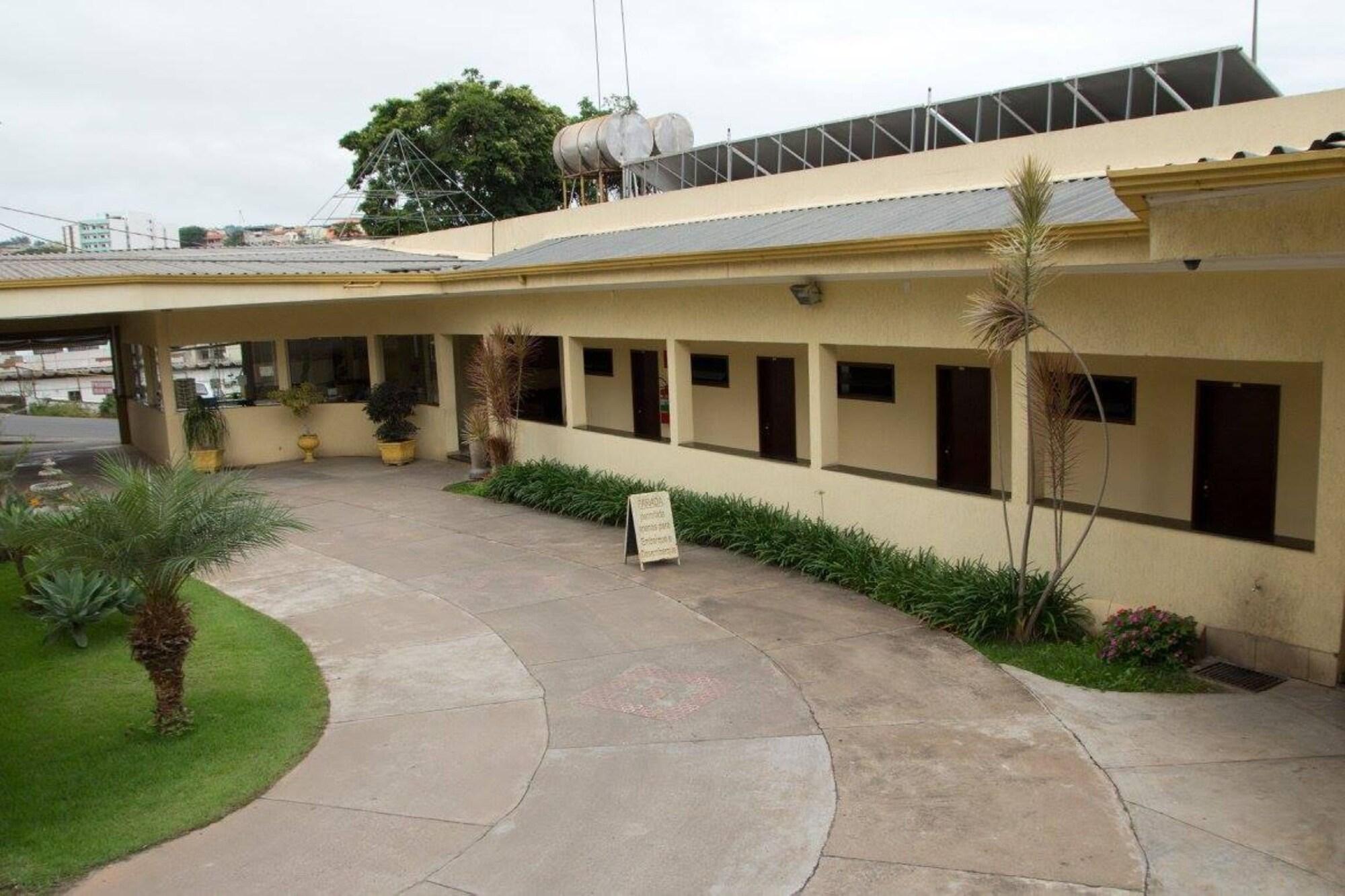 Vista Exterior Hotel Meri