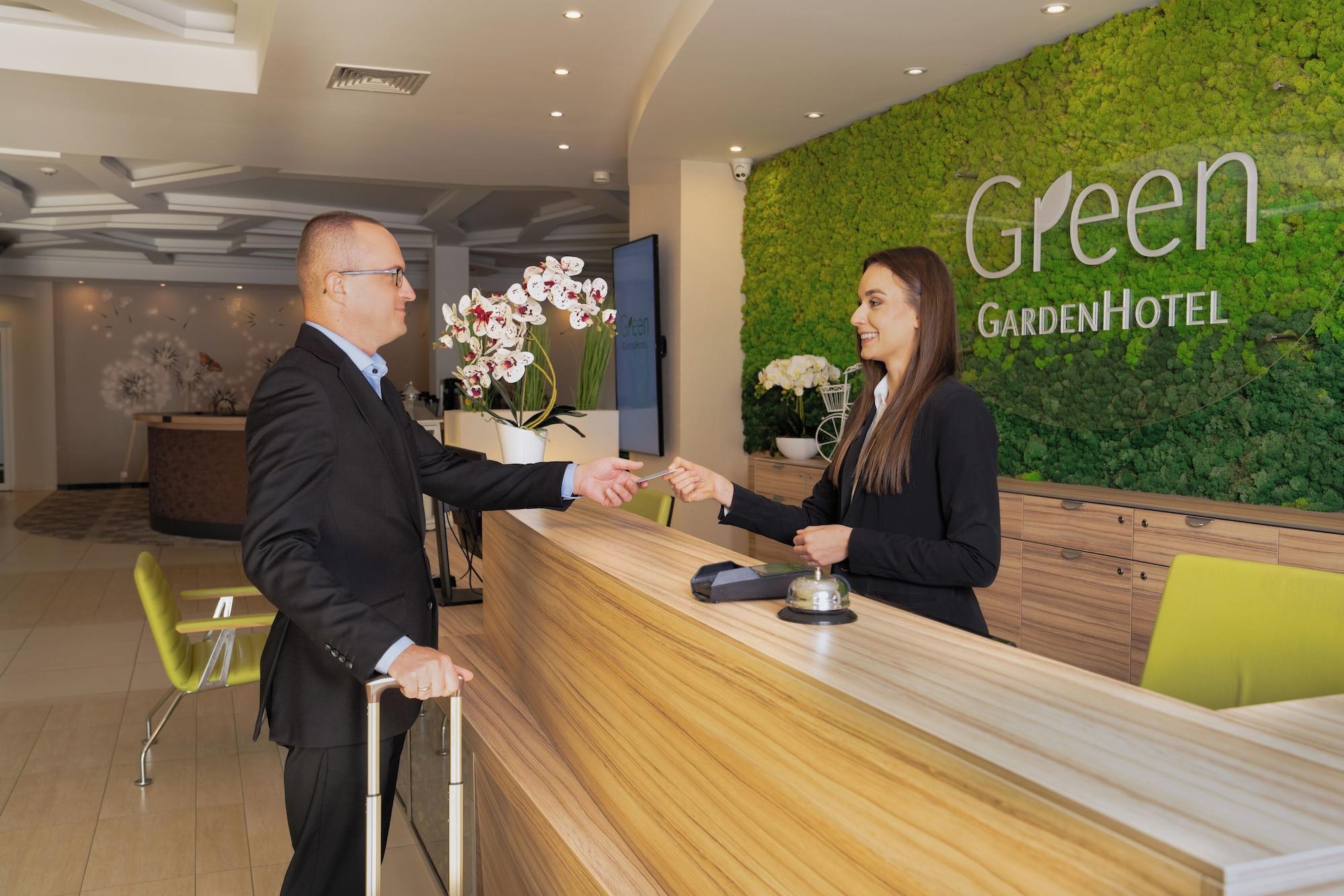 Vista Lobby Green Garden Hotel