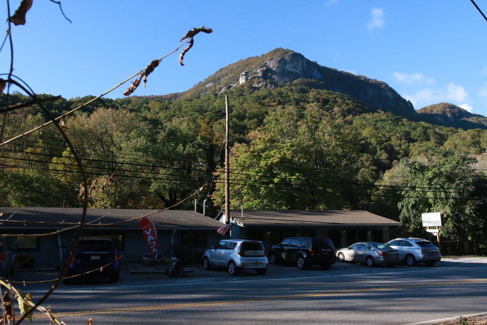 Vista Exterior The Riverside Lodge at Chimney Rock