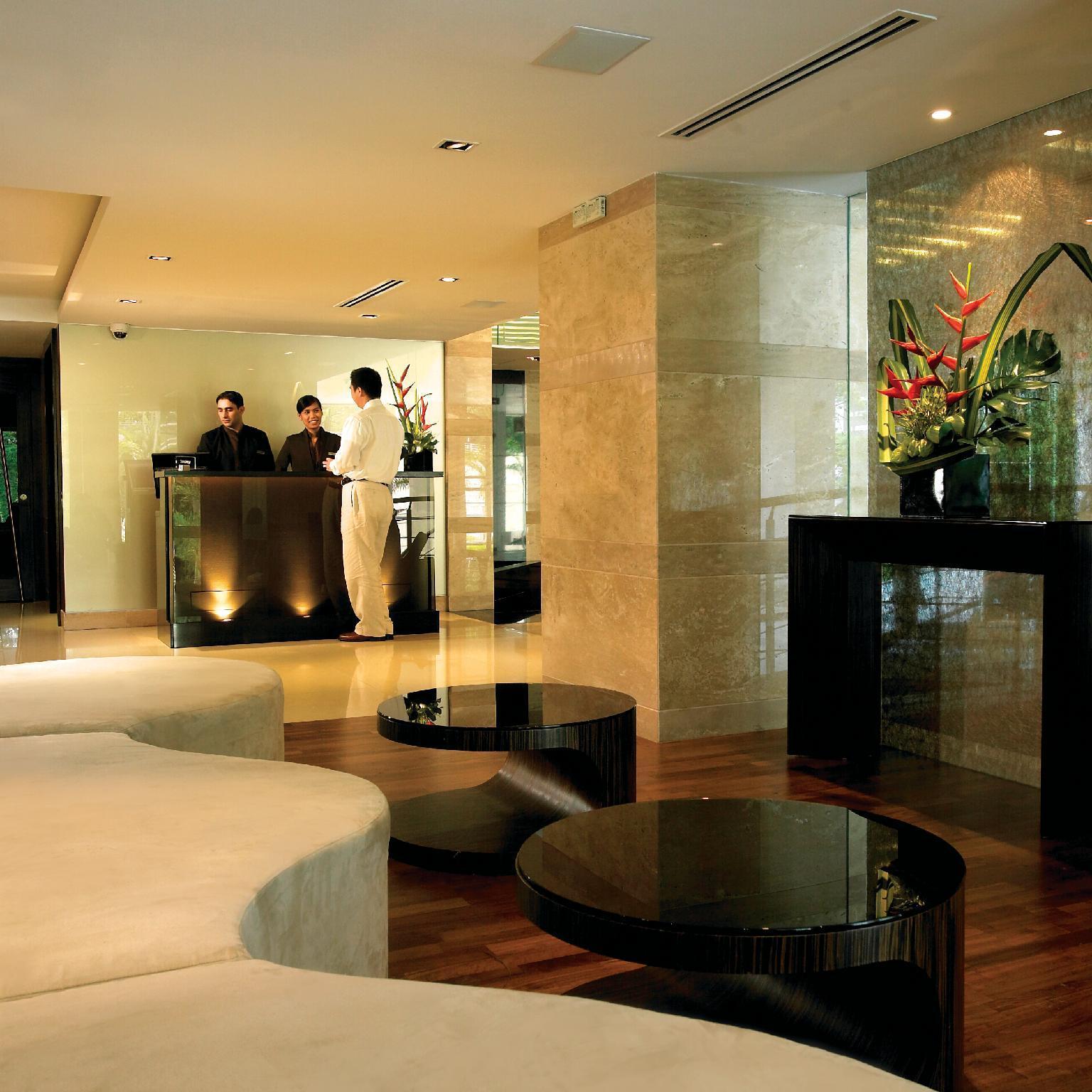 Vista Lobby Pacific Regency Hotel Suites