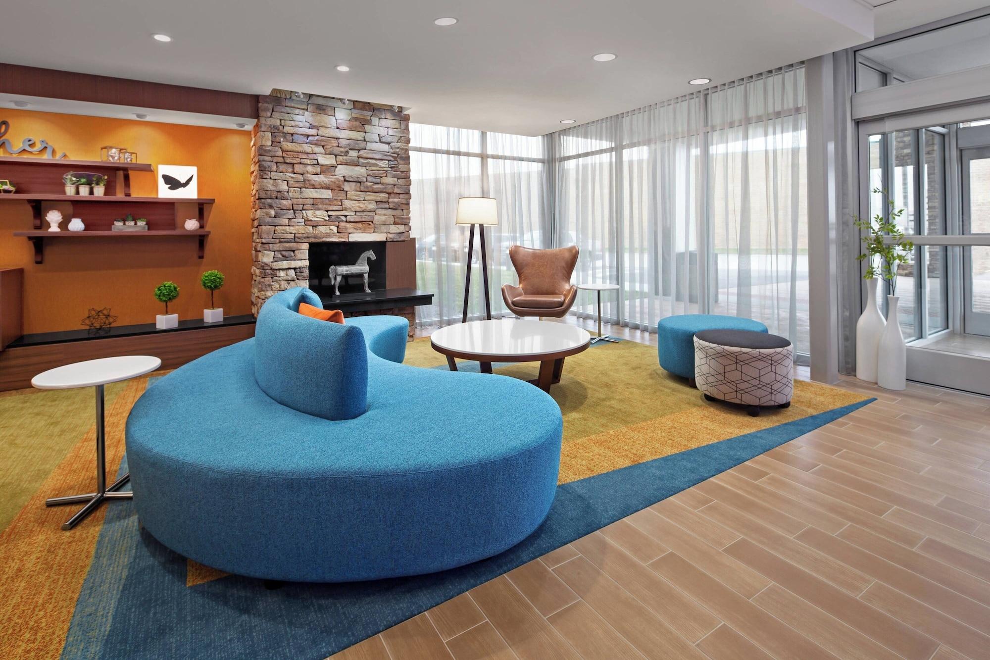 Vista Lobby Fairfield Inn & Suites by Marriott Poplar Bluff