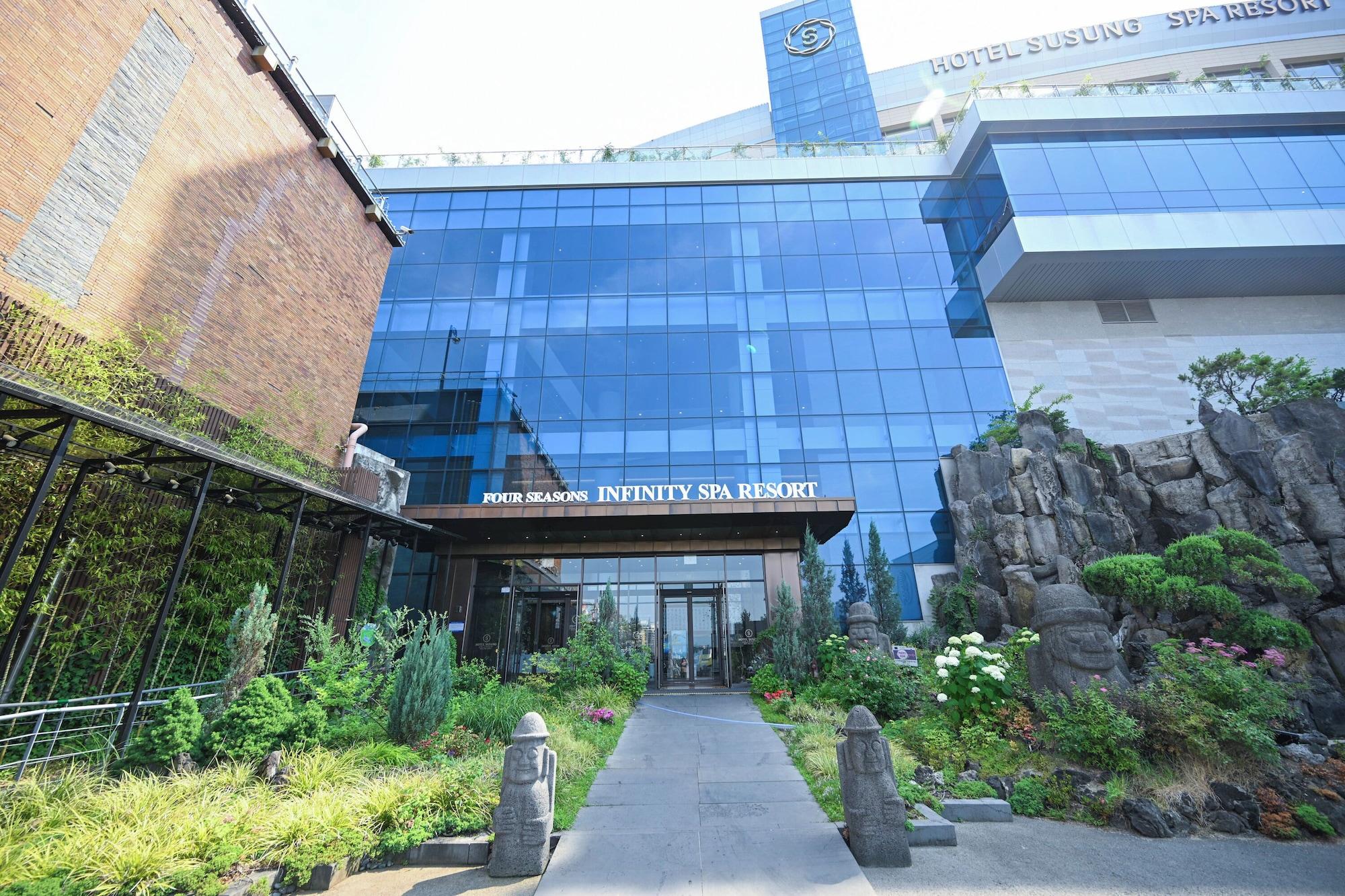 Vista Exterior Hotel Susung