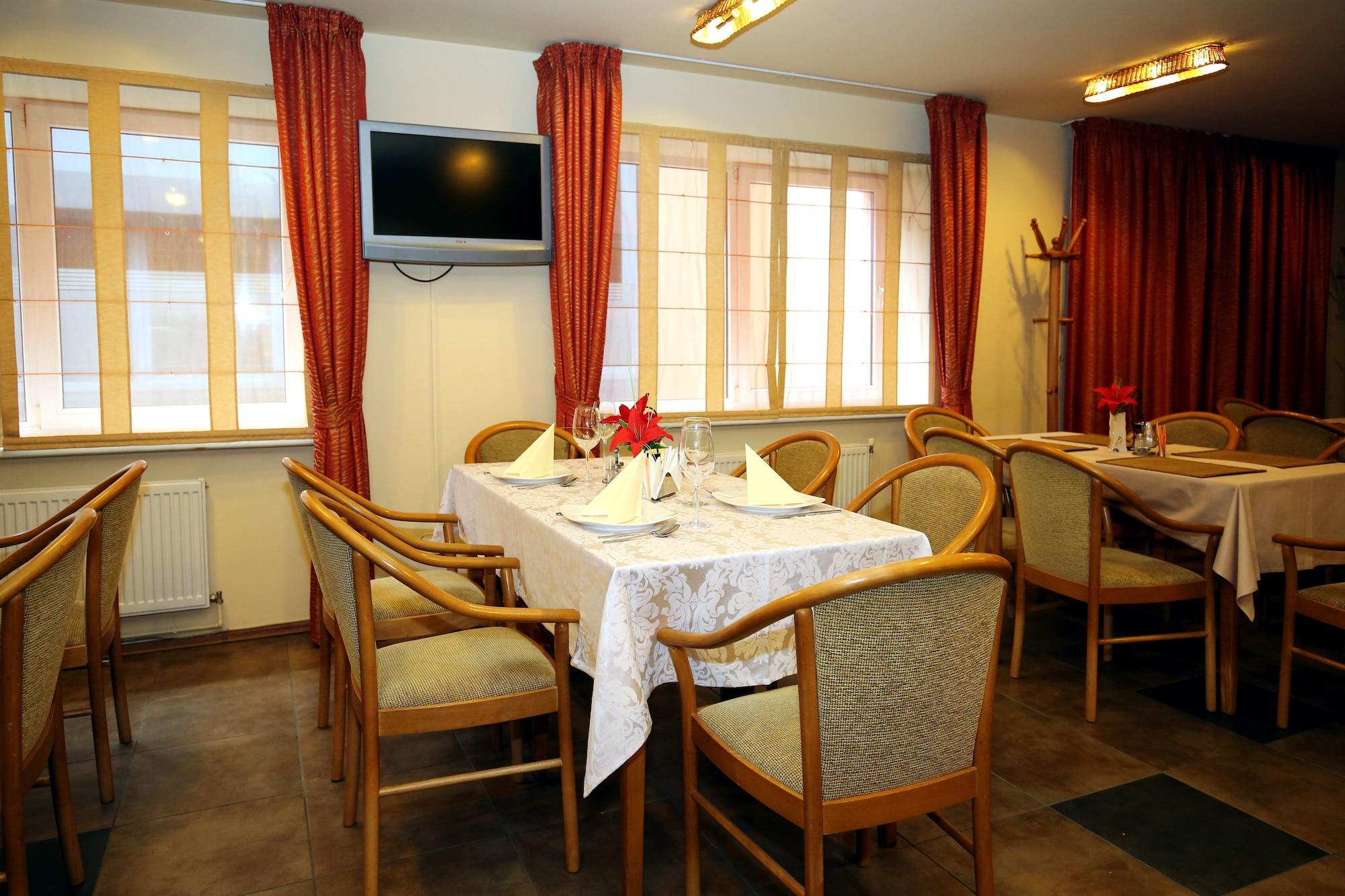 Restaurant Apart Hotel TOMO