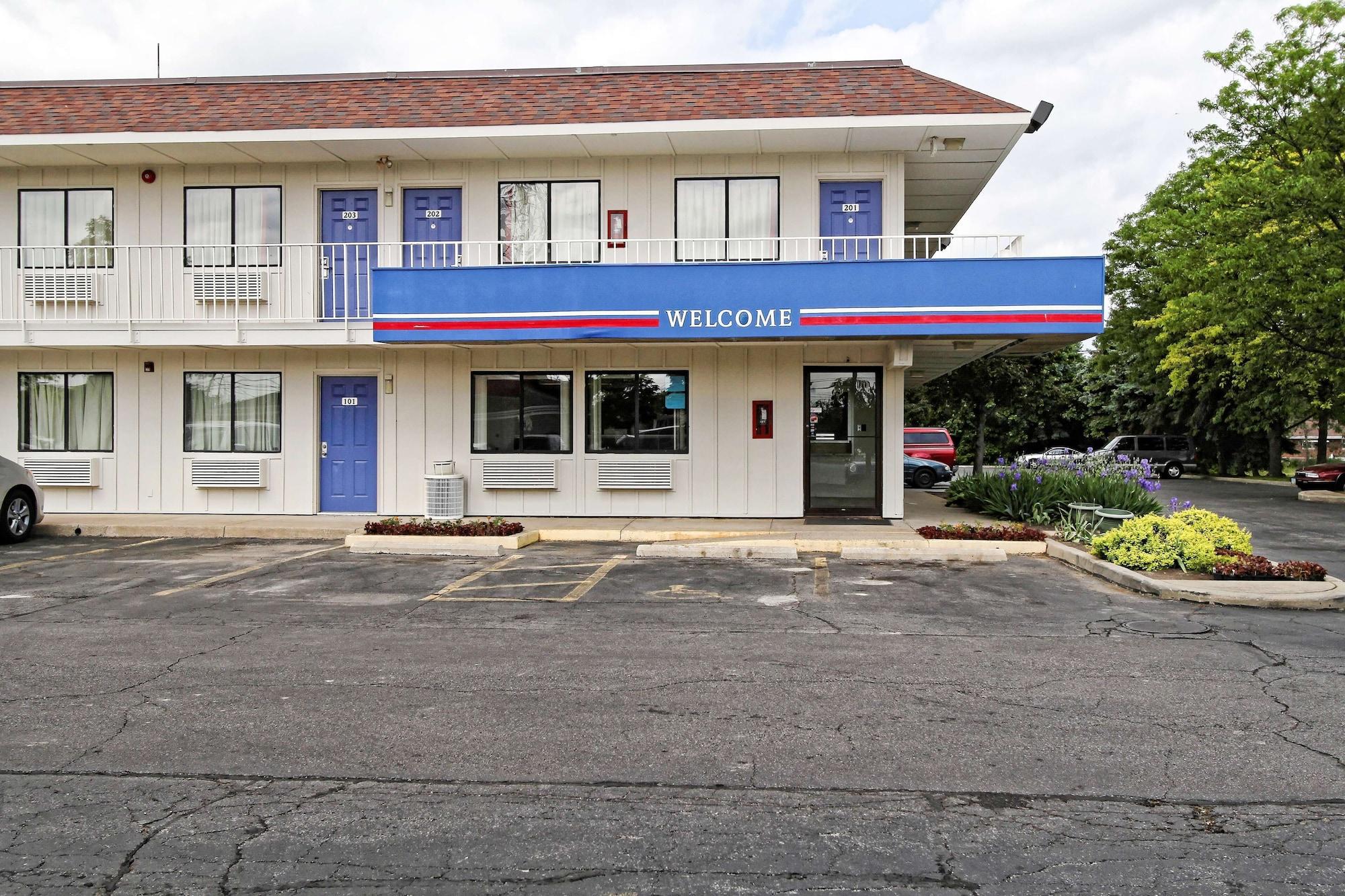 Vista Exterior Motel 6 Amherst, OH - Cleveland West - Lorain