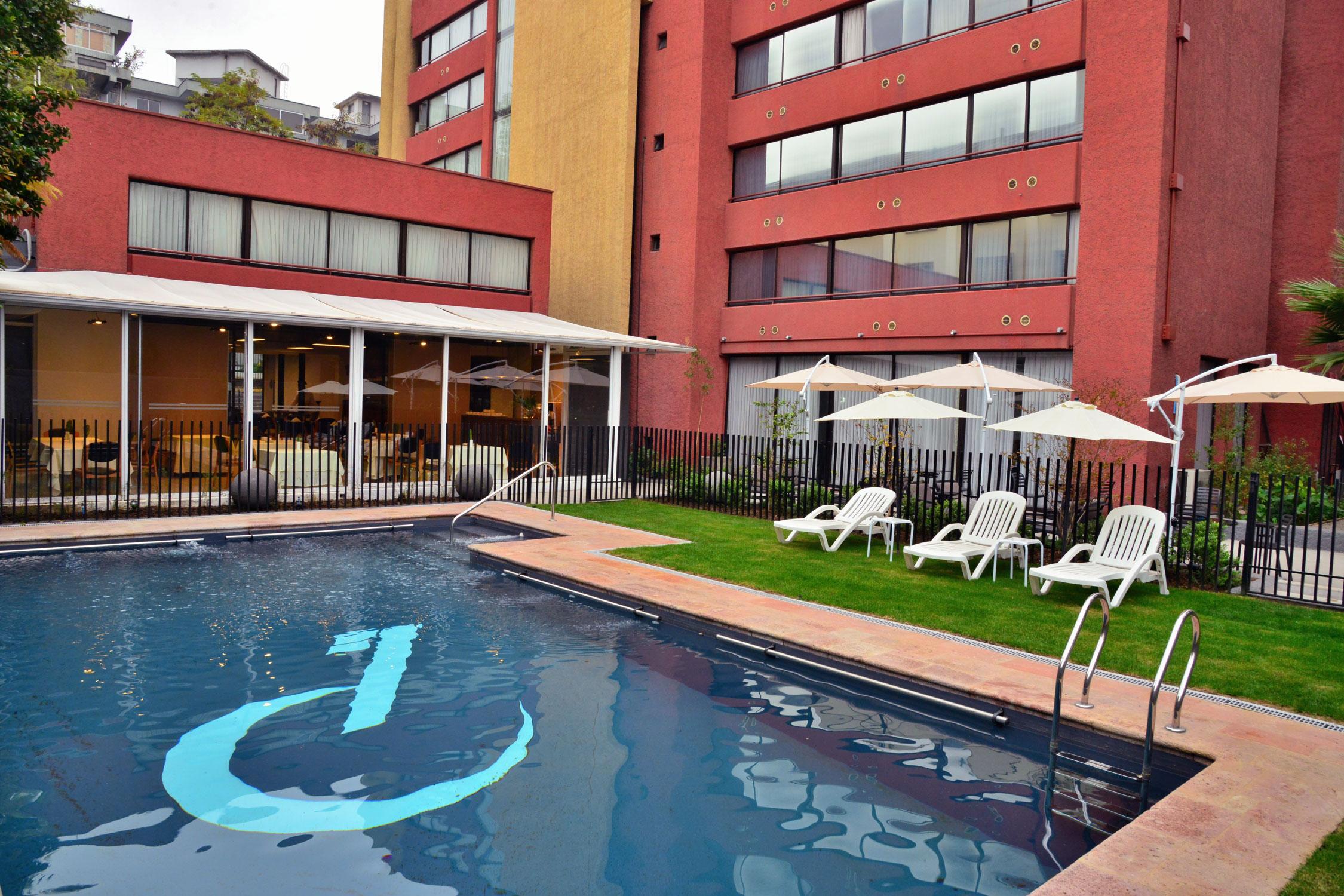 Vista Piscina Panamericana Hotel Providencia