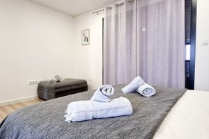 Alquiler Vacacional - Spacious 1-bedroom house with WiFi and AC in enchanting Viseu