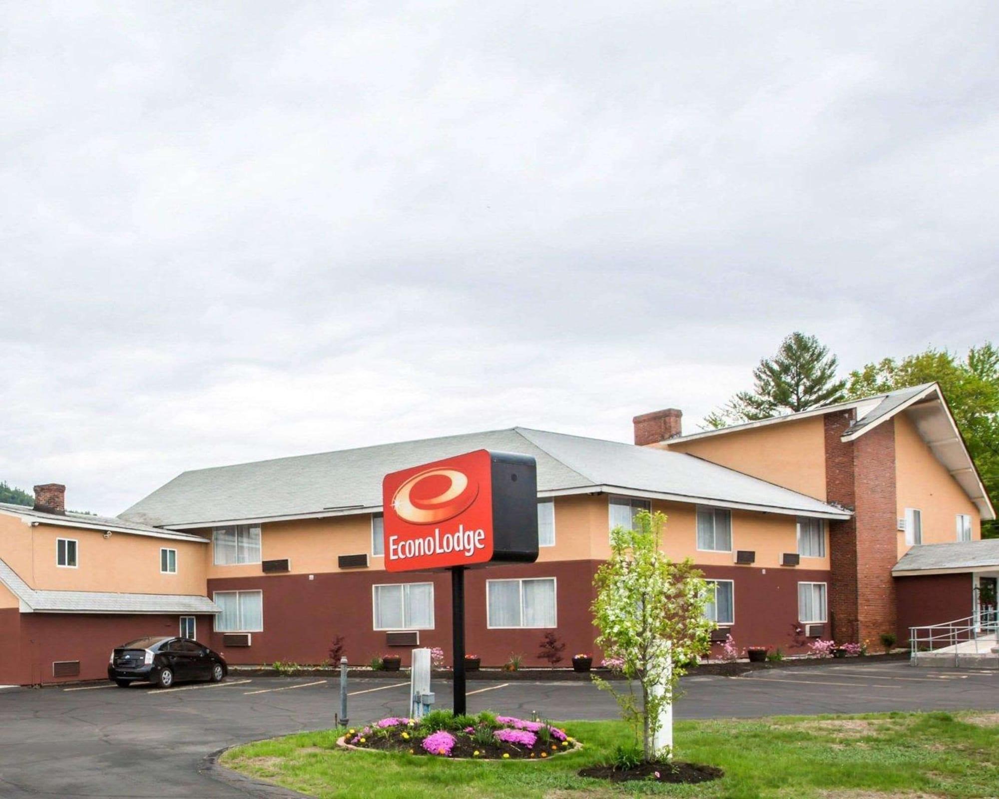 Varios Econo Lodge Lake Region