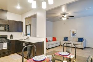 Alquiler Vacacional - Single-story Apt, 3 Mi to Fort Bliss!