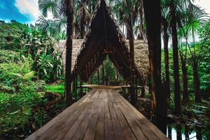 Alojamiento - Buru Nature Hotel