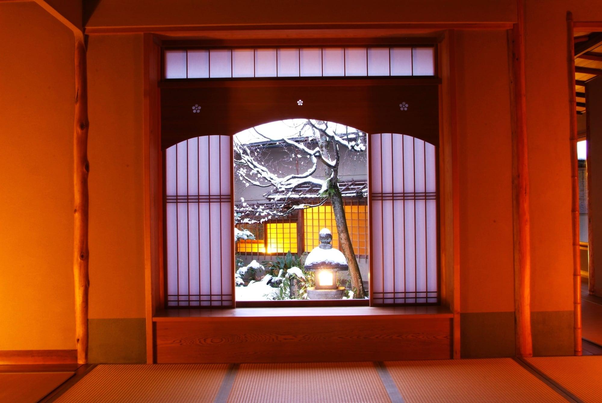 Varios Monjusou Shourotei