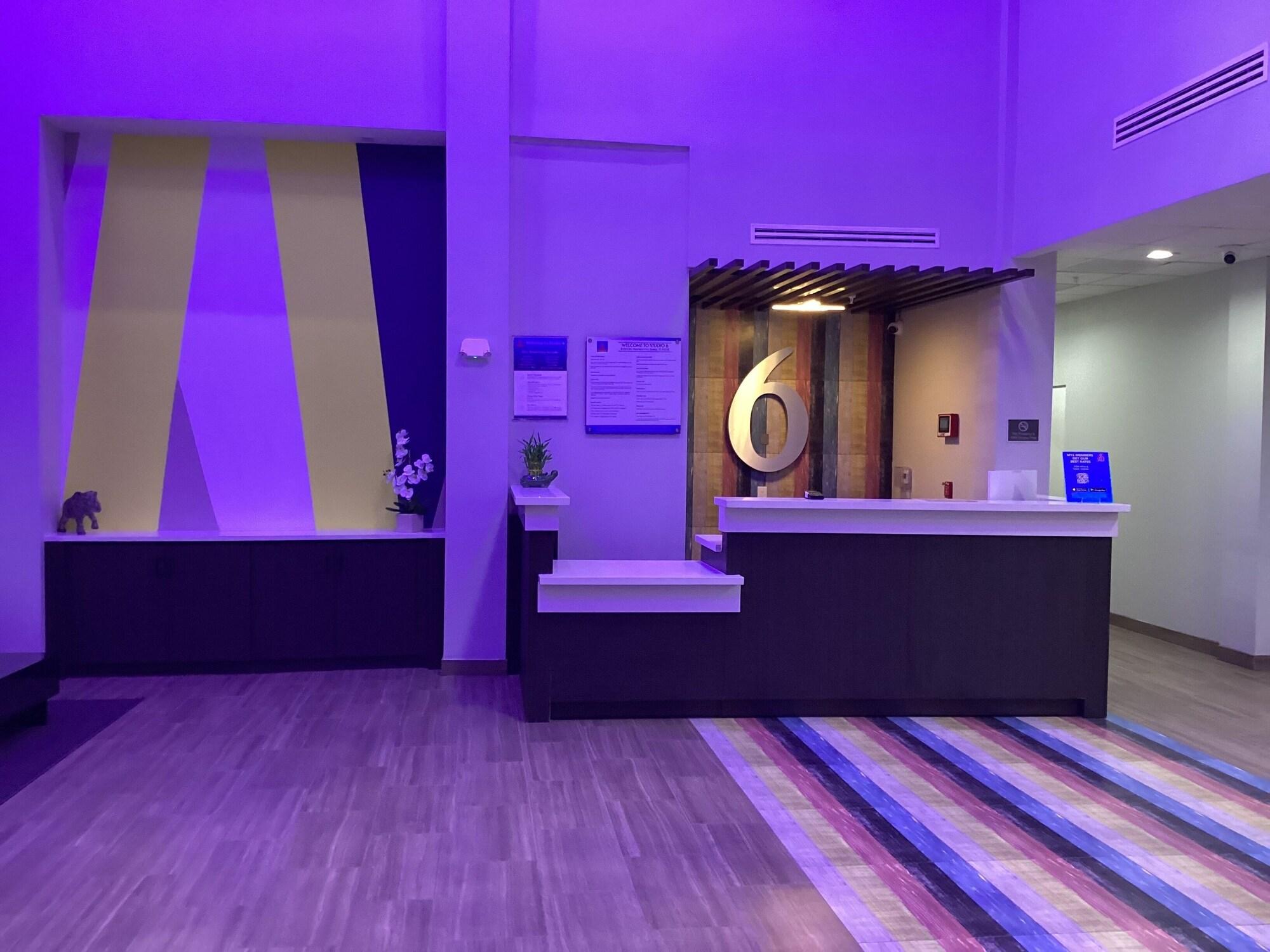 Vista Lobby Studio 6 Dallas, TX – Fair Park