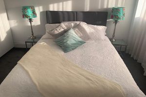 Alojamiento - Stylish, spacious apartment with big city views. Perfect for longer stays!