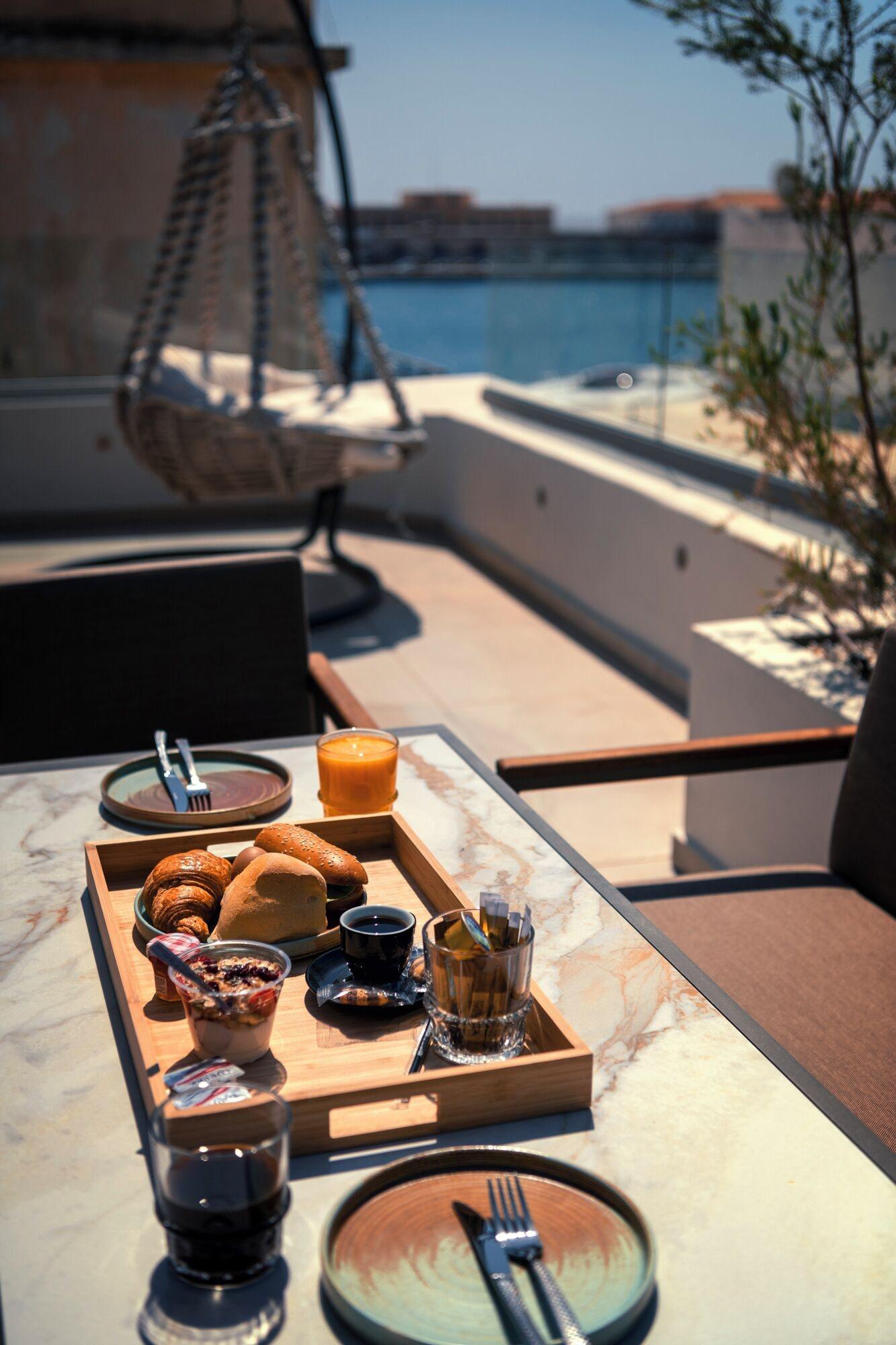 Comodidades del Alojamiento NINEMIAN SUITES SYROS