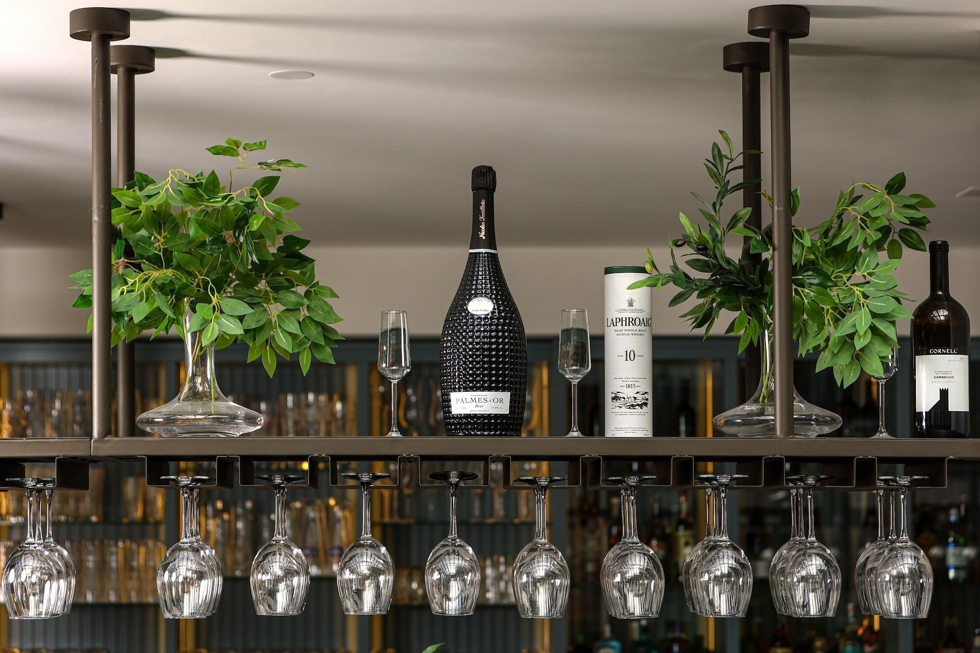 Bar/Salón La Maison Suisse - Döttingen