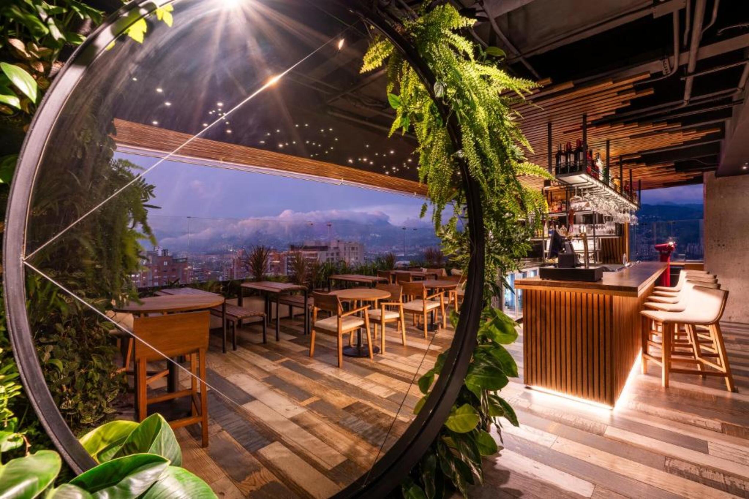 Restaurant Hotel York Luxury Suites Medellin by Preferred