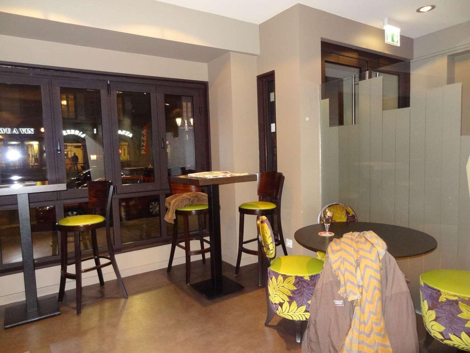 Bar/Salón Citotel De La Marne
