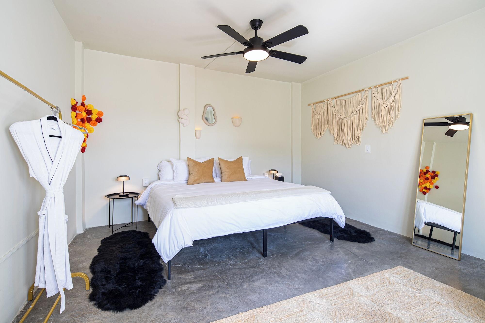 Varios Casa Lumos - Minimalist Comfort Suites in Centro Historico