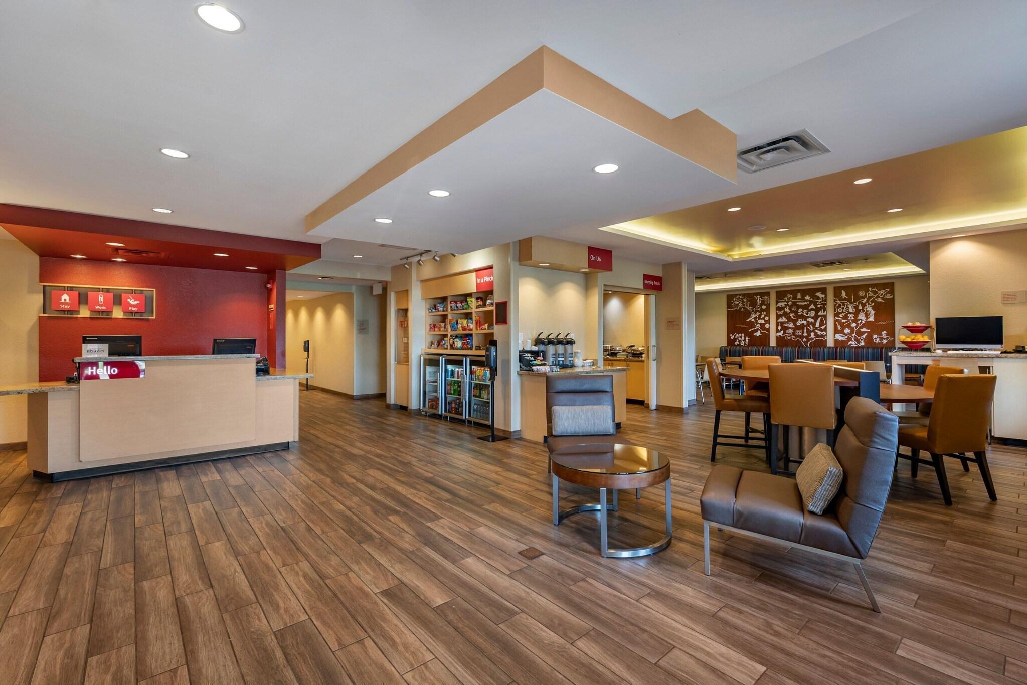 Vista Lobby TownePlace Suites by Marriott Vincennes