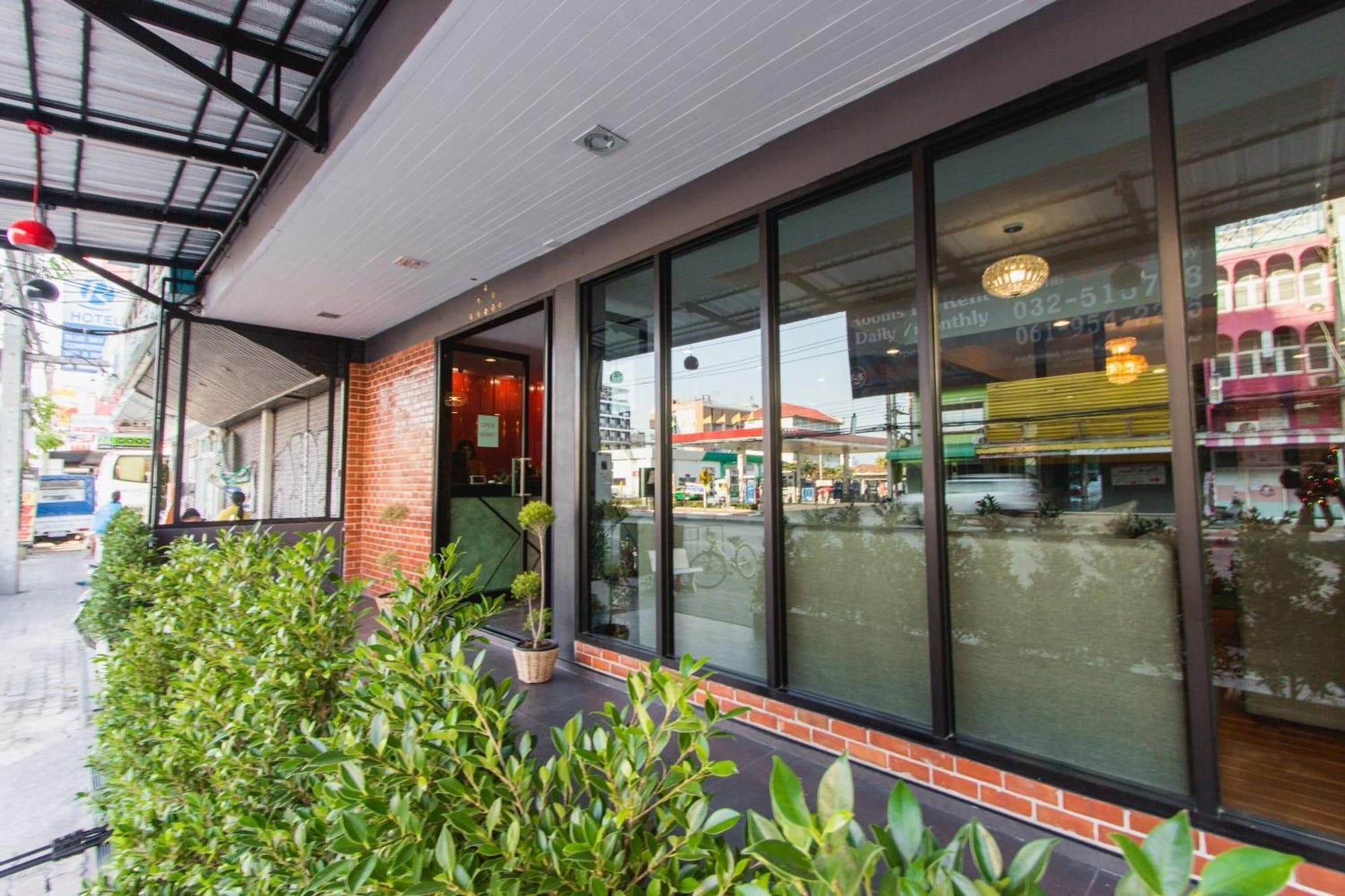 Vista Exterior Coconut Budget and Boutique Huahin