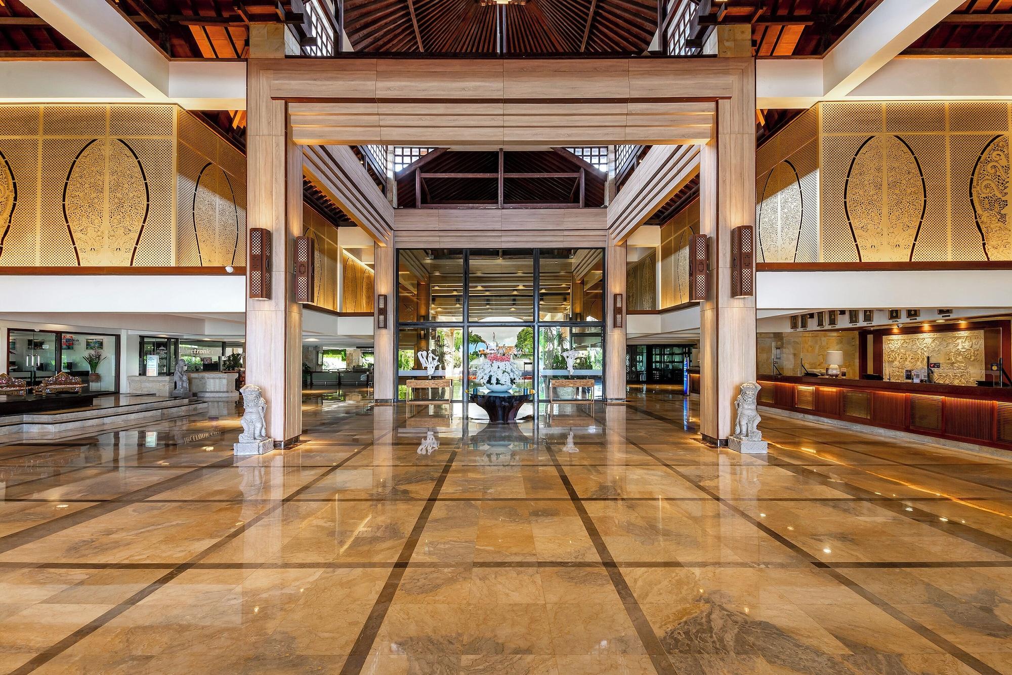 Vista Lobby Discovery Kartika Plaza Hotel