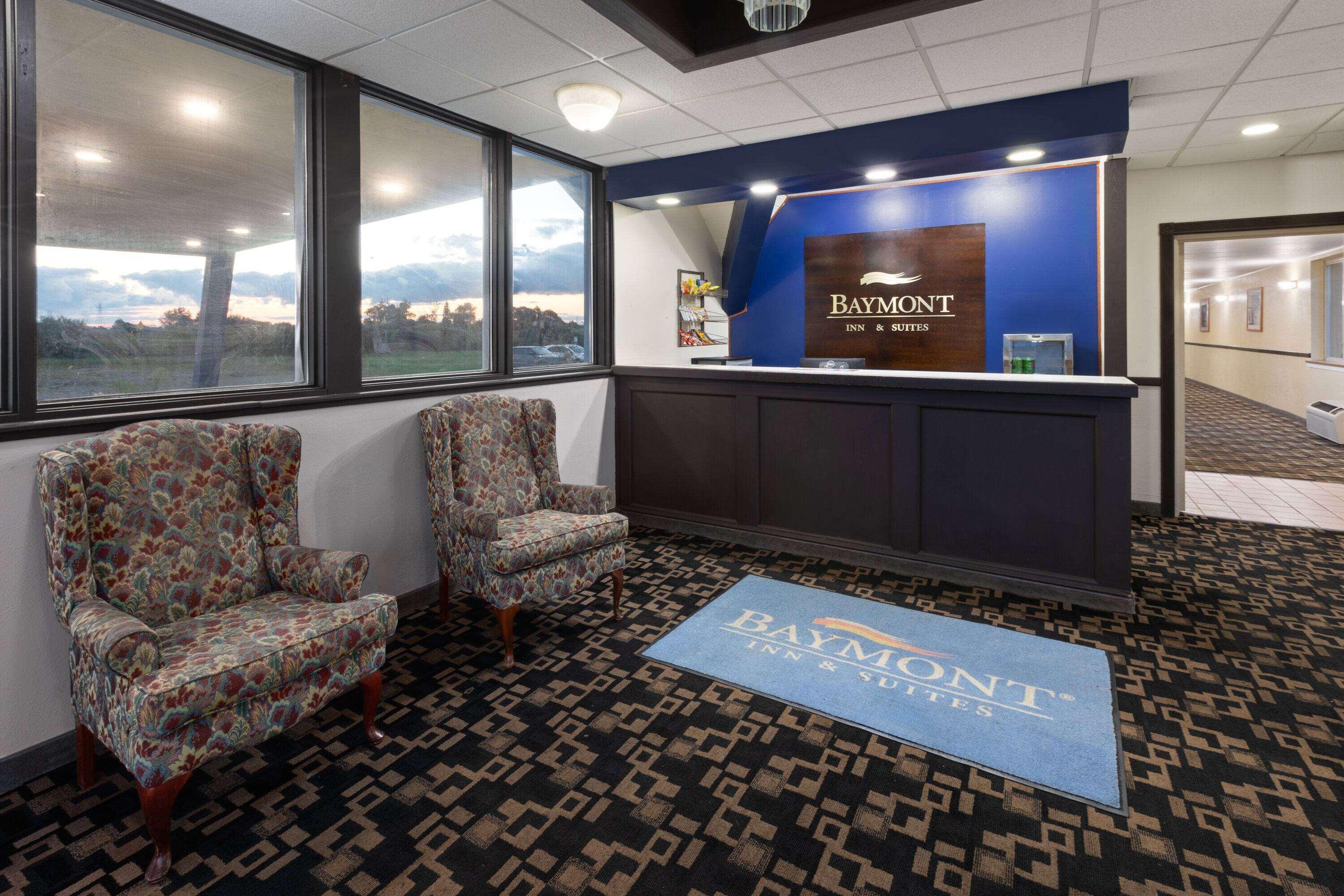 Vista Lobby Baymont by Wyndham Bay City