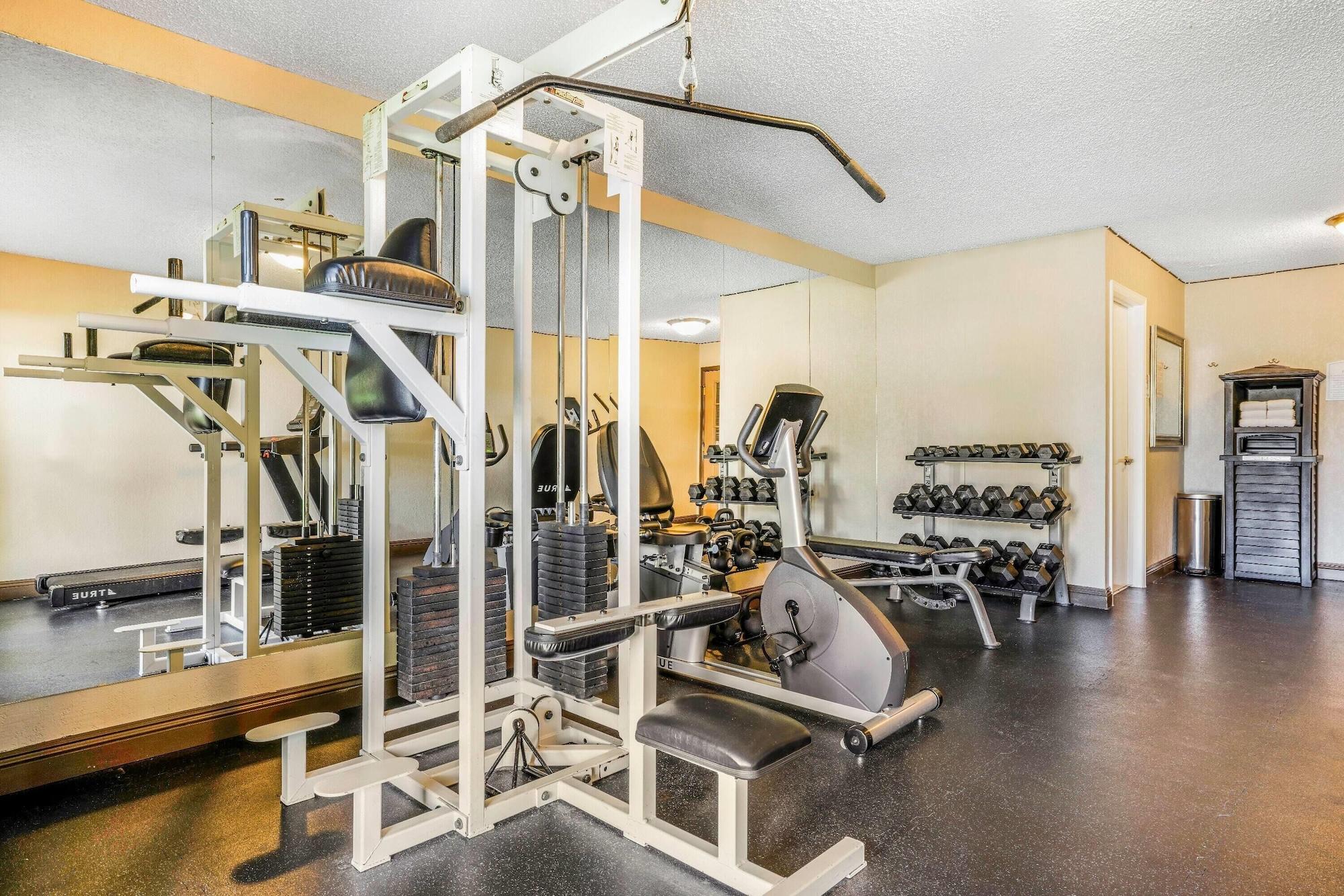 Gimnasio Baymont by Wyndham Cortez