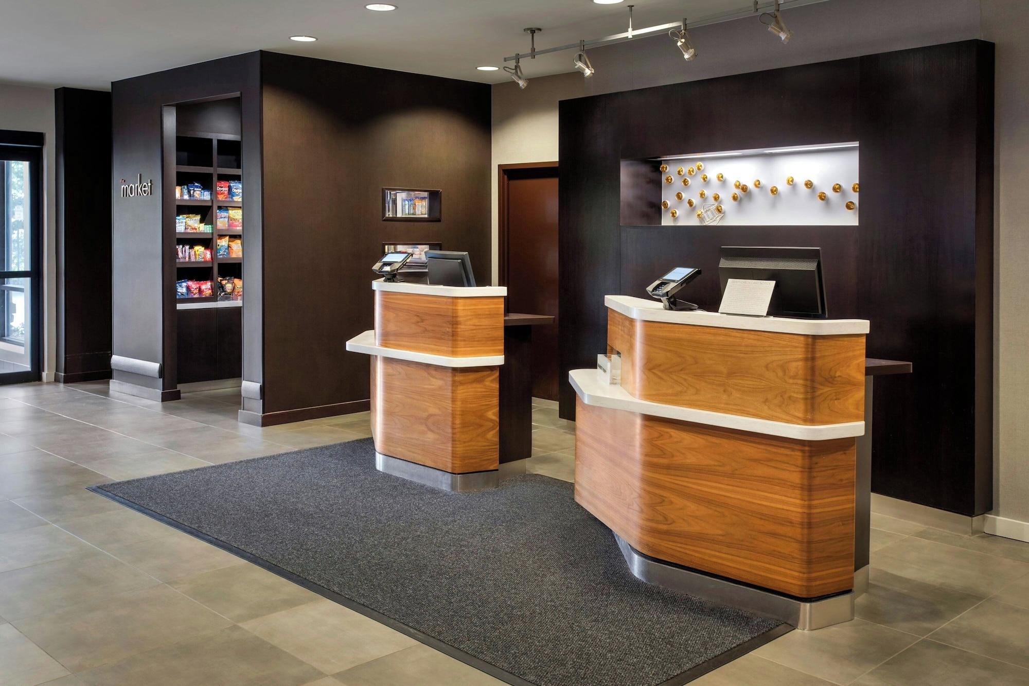 Vista Lobby Courtyard by Marriott Paramus