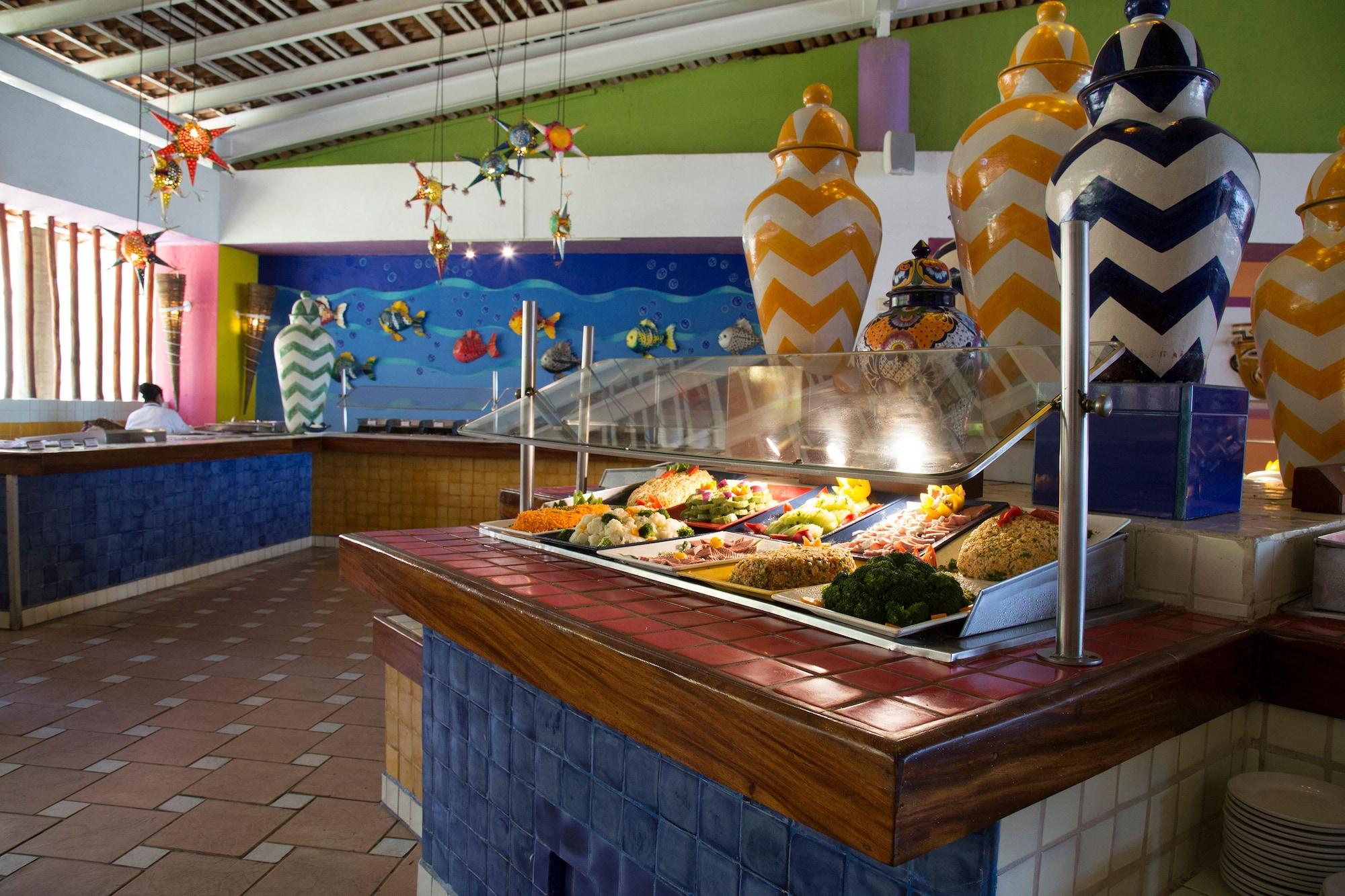 Restaurant Decameron Los Cocos Guayabitos, Ramada All Inclusive Resort