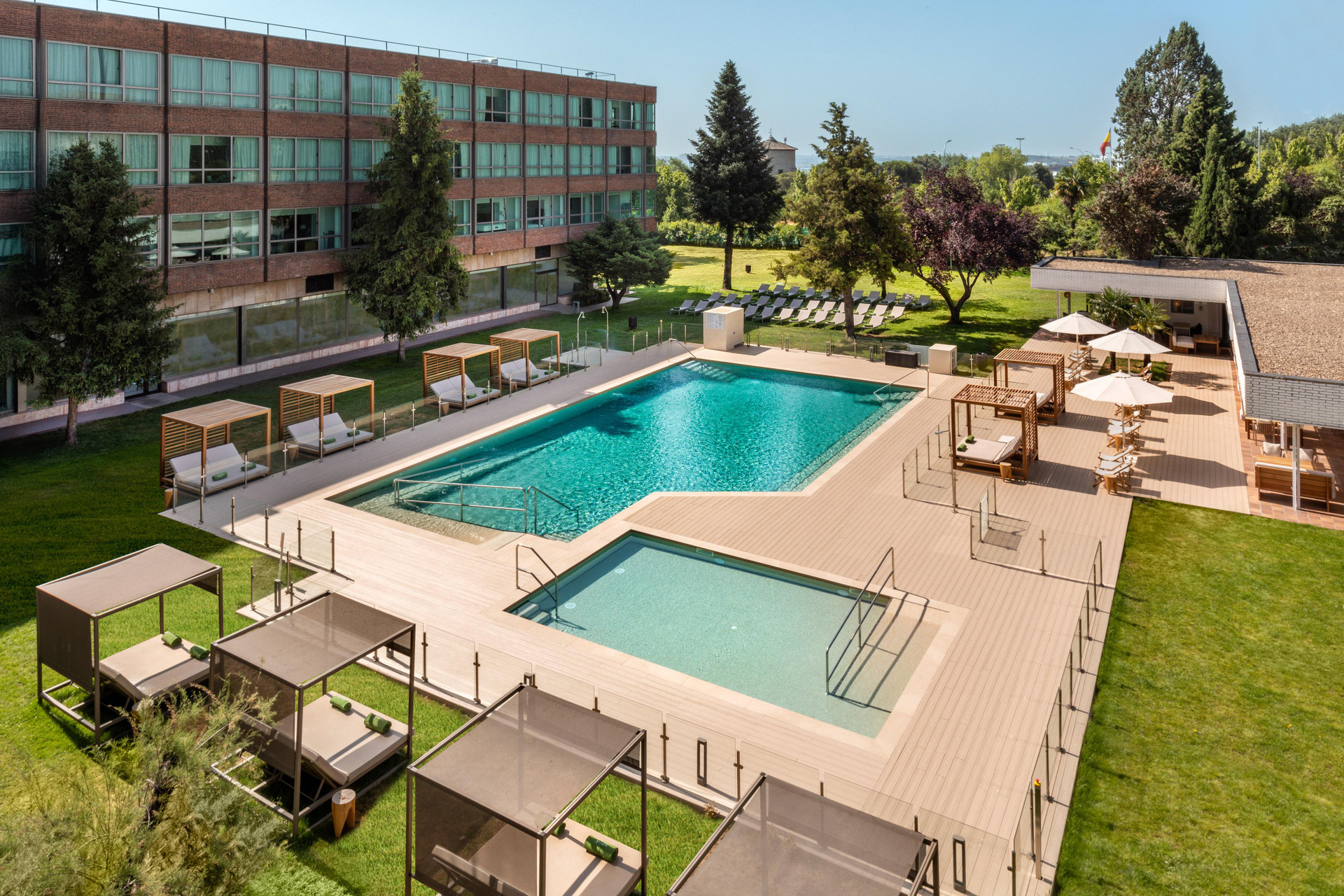 Vista Exterior Melia Madrid Barajas