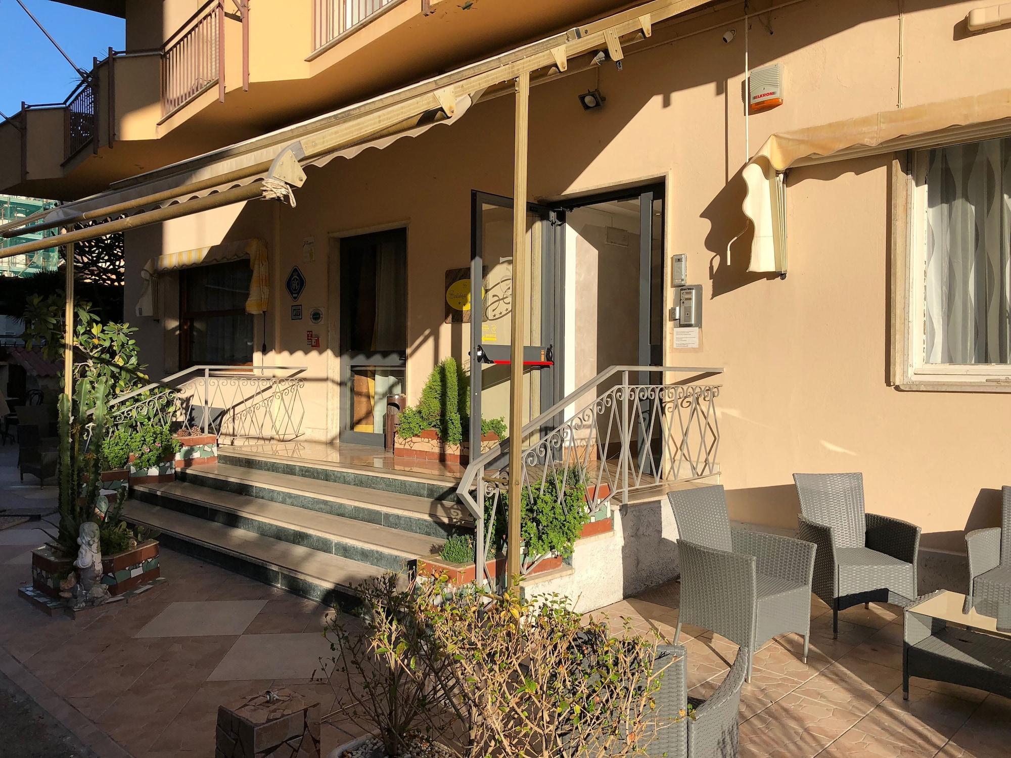 Vista Exterior Solidago Hotel