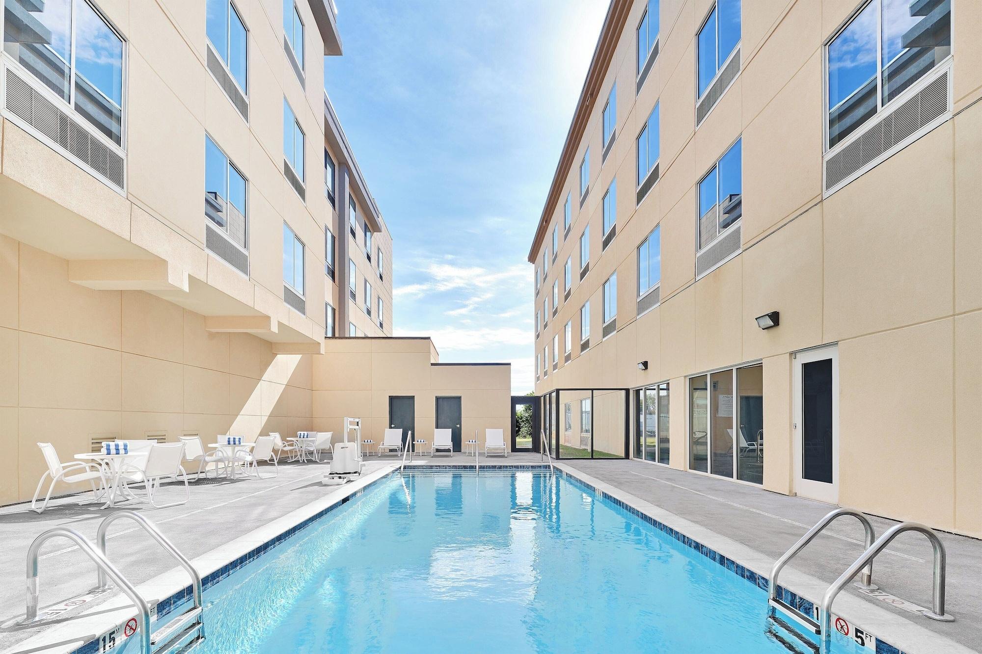 Vista Piscina Four Points by Sheraton Oklahoma City Airport