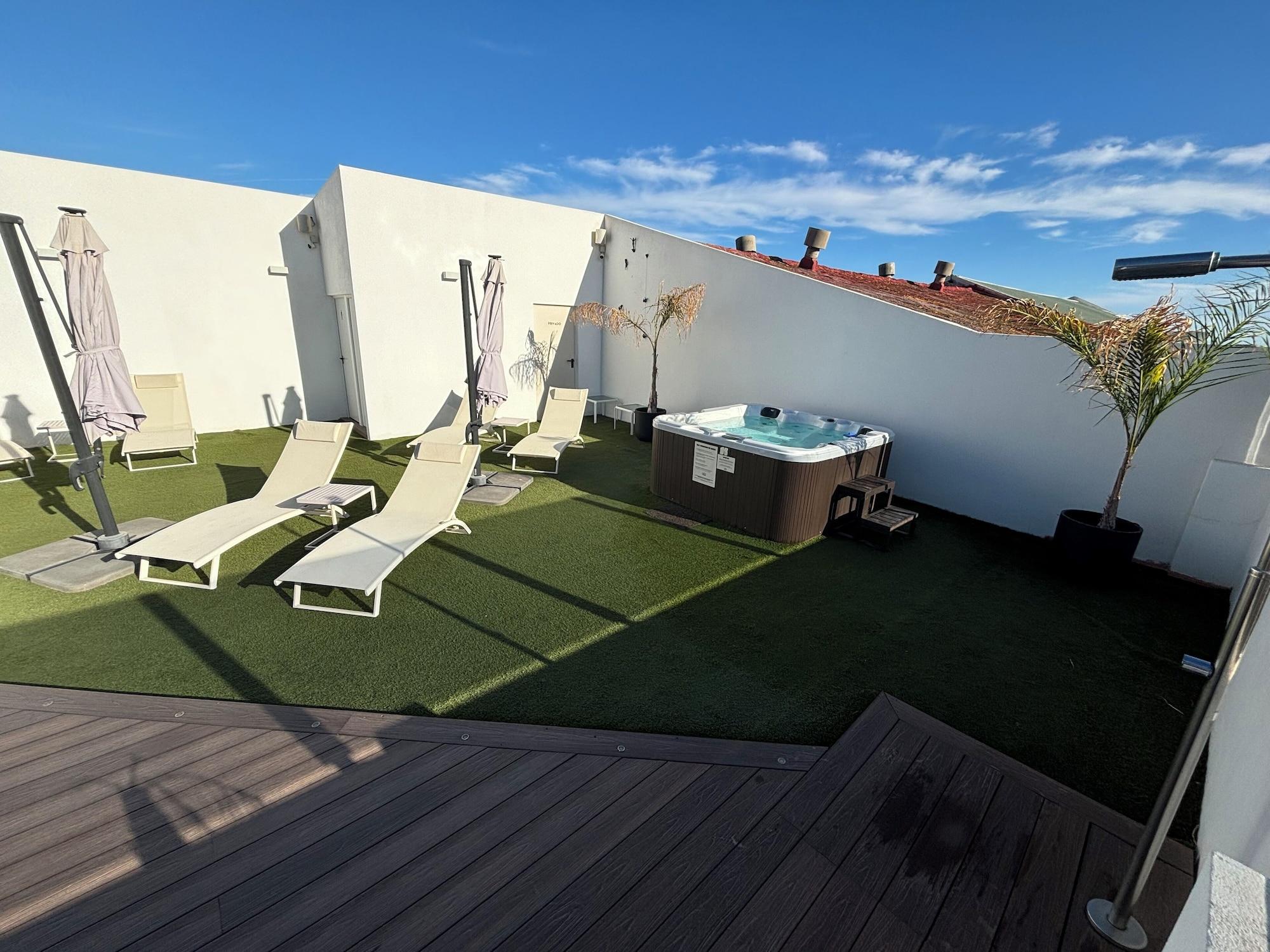 Vista Exterior DAOS Suites Terrace Marbella